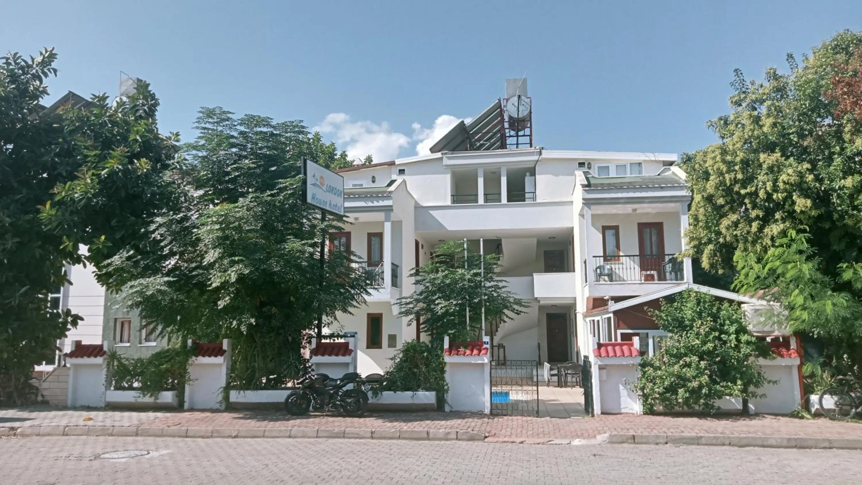 Property building in London House Hotel