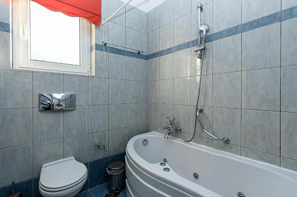 Rafkos Mansion with Private Pool and Amazing View