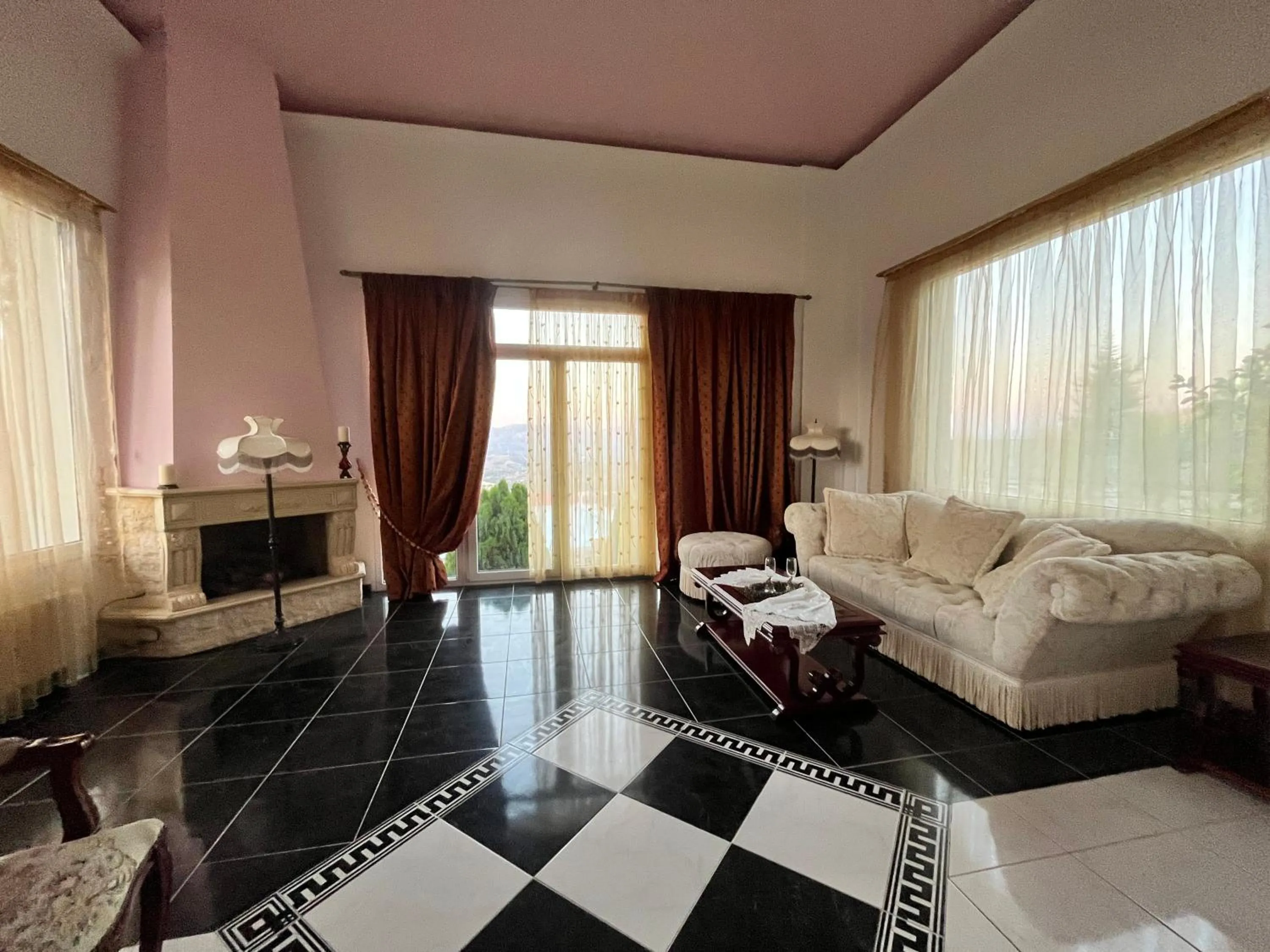 Rafkos Mansion with Private Pool and Amazing View