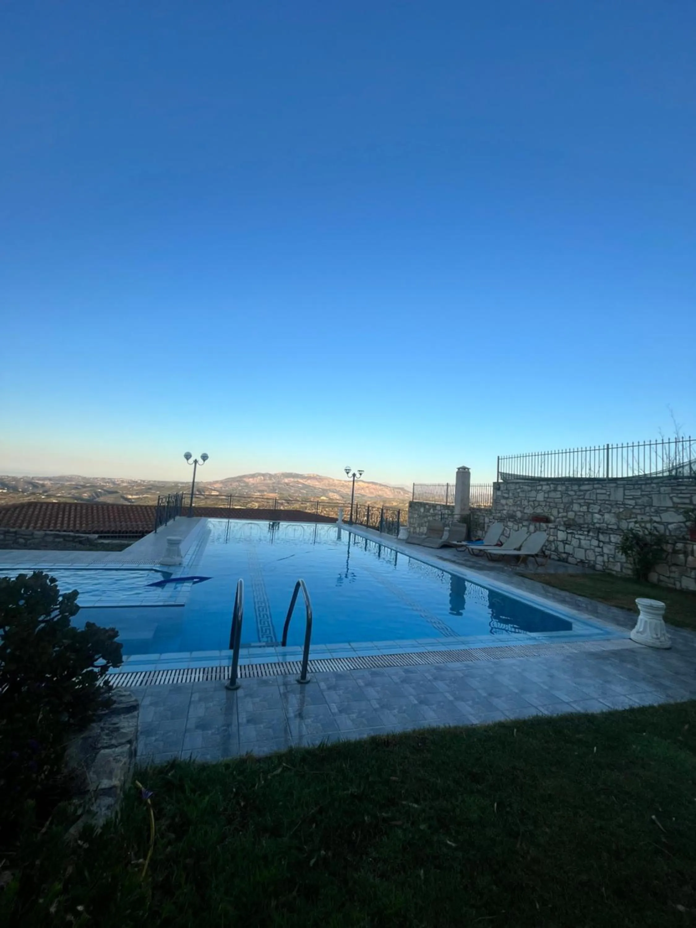 Rafkos Mansion with Private Pool and Amazing View