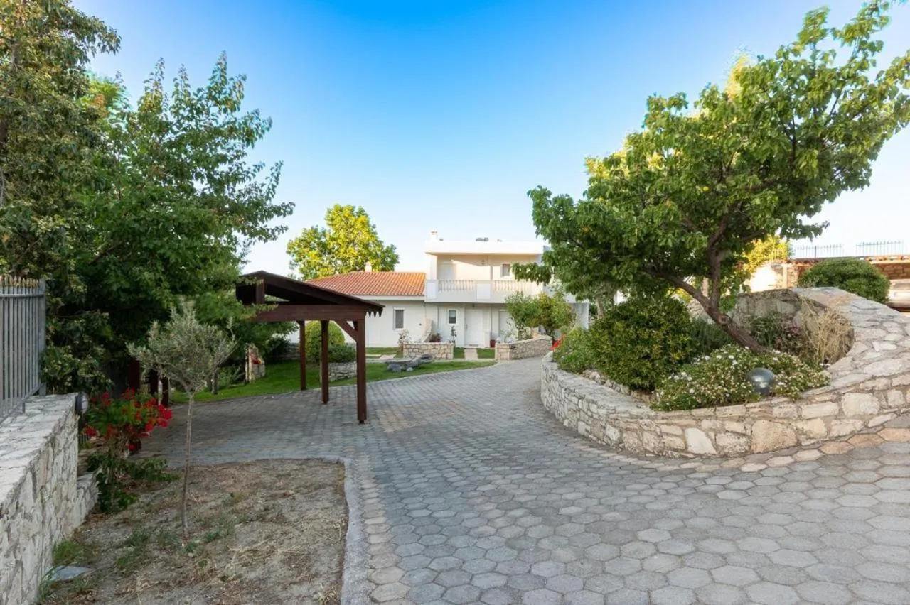 Rafkos Mansion with Private Pool and Amazing View