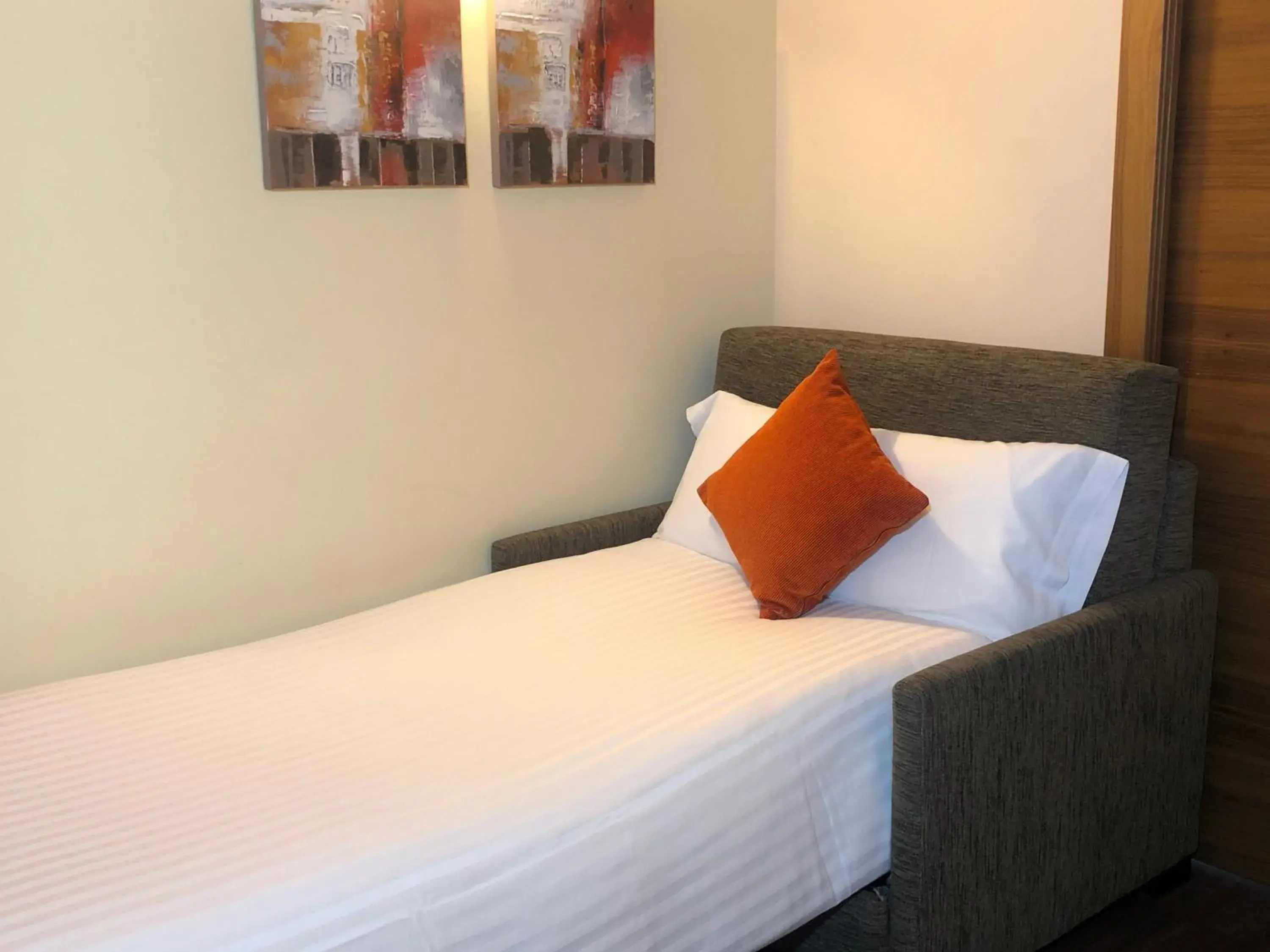 Triple Room (2 Adults + 1 Child) in Hotel Solineu Triple Room (2 Adults + 1 Child) in Hotel Solineu