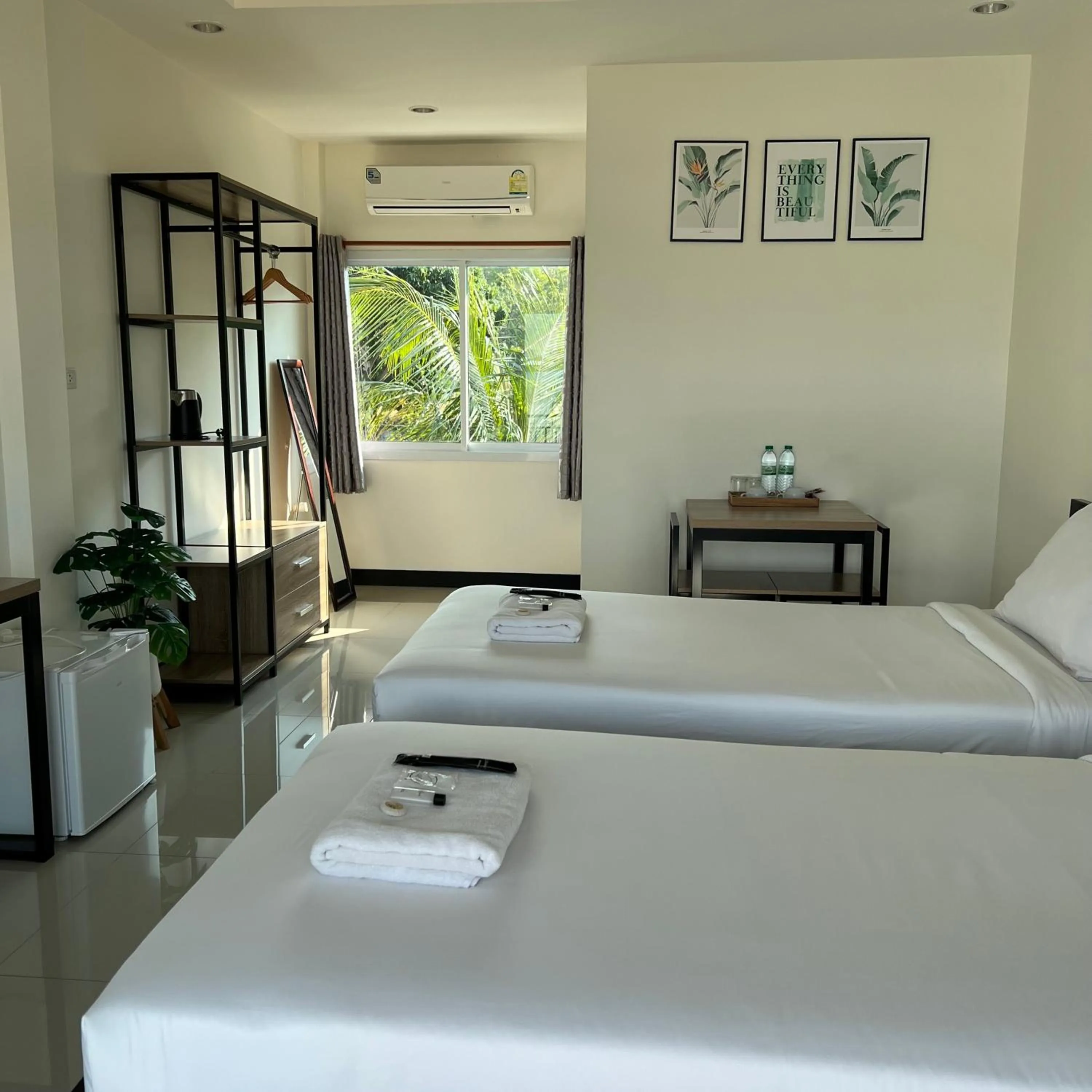 Bed in Ivory House Sriracha