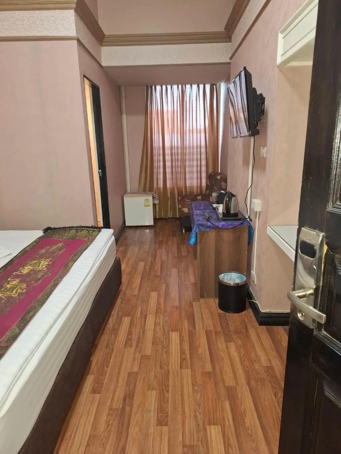 TV and multimedia, Bed in Hotel De Khuvieng