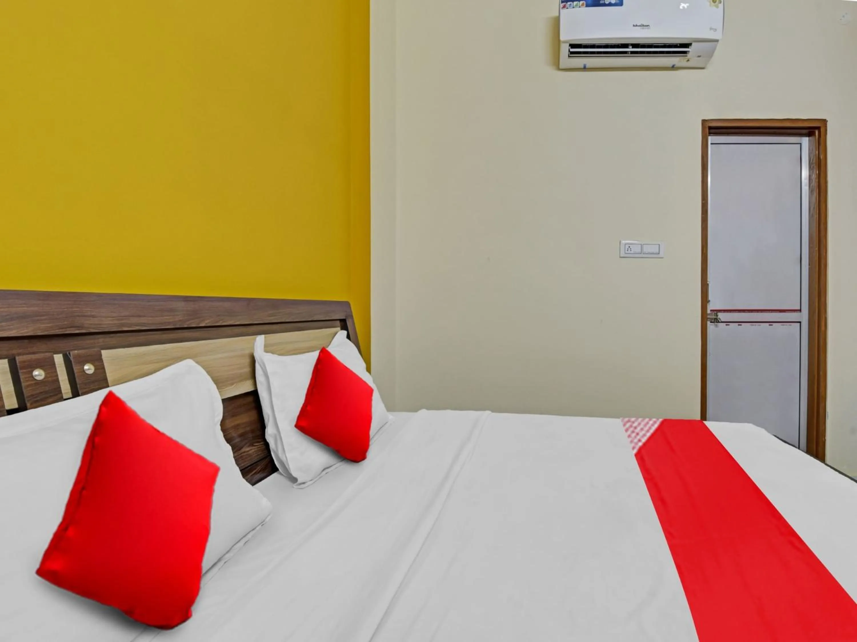 Bedroom in Hotel O Hastinapur Residency