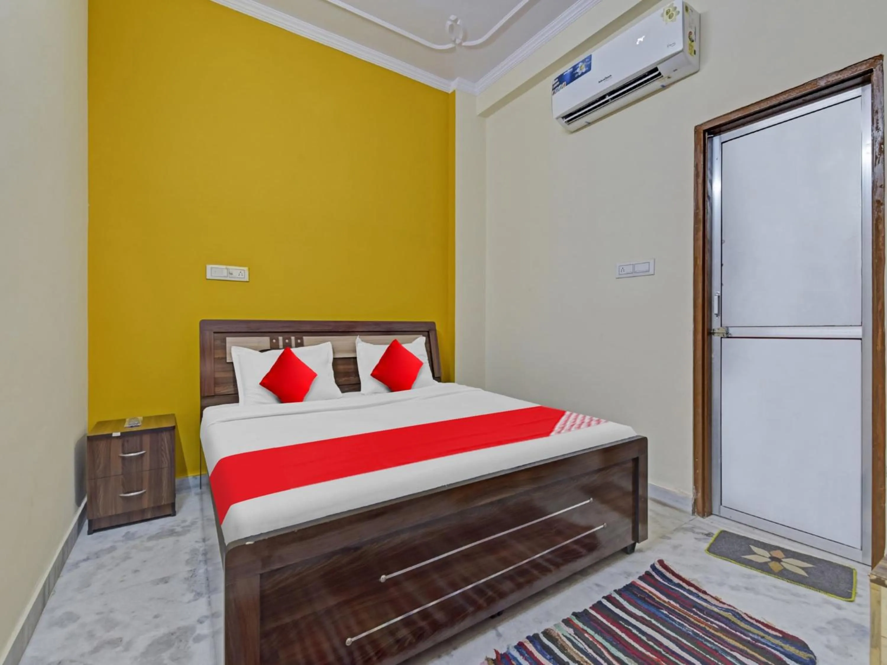 Bedroom in Hotel O Hastinapur Residency