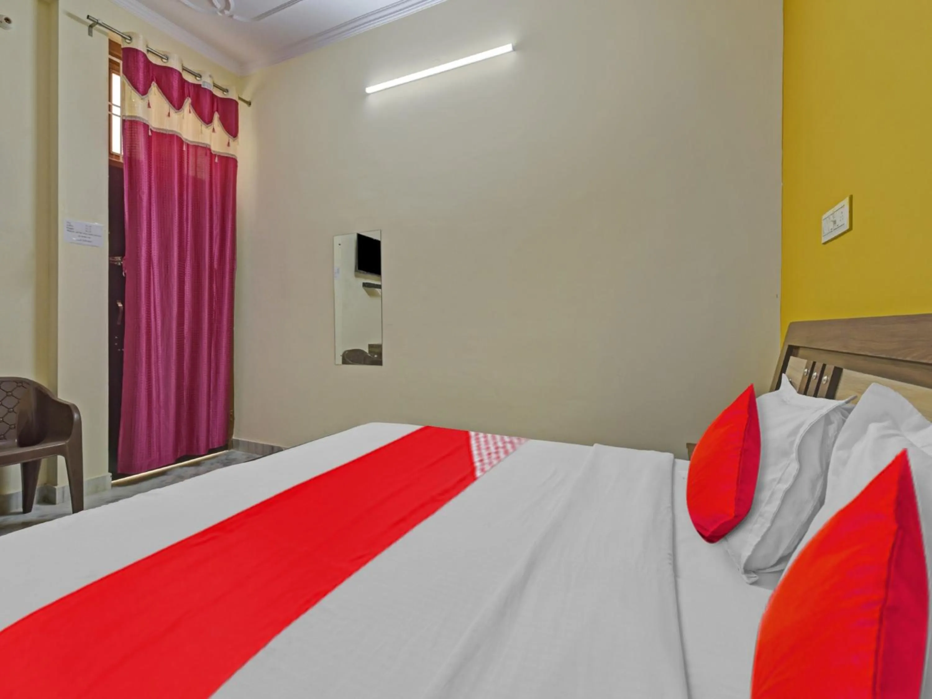 Bedroom in Hotel O Hastinapur Residency