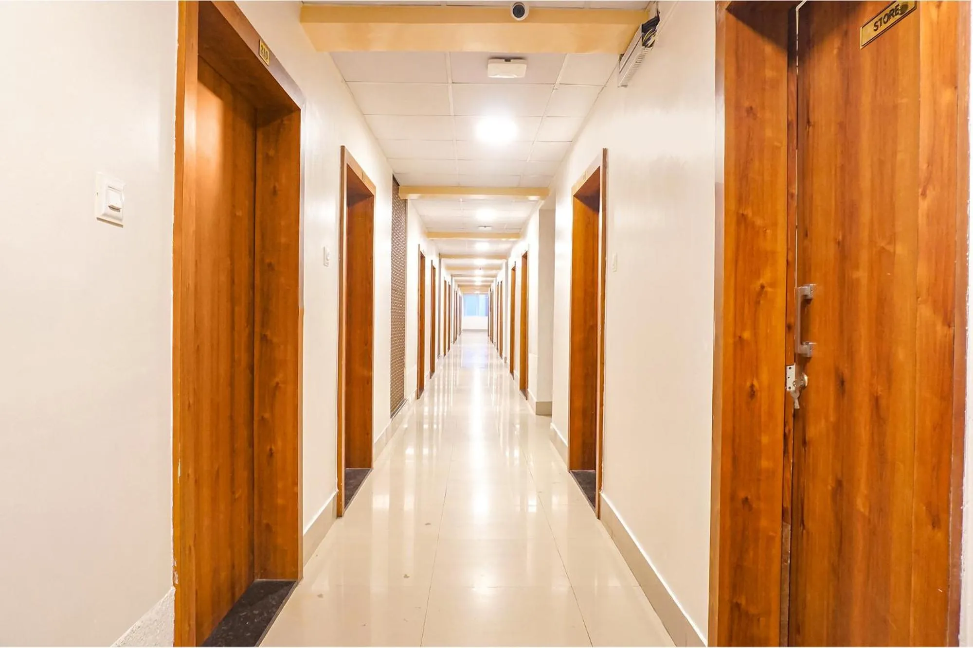 Lobby or reception in FabHotel Embassy near Amanora Mall