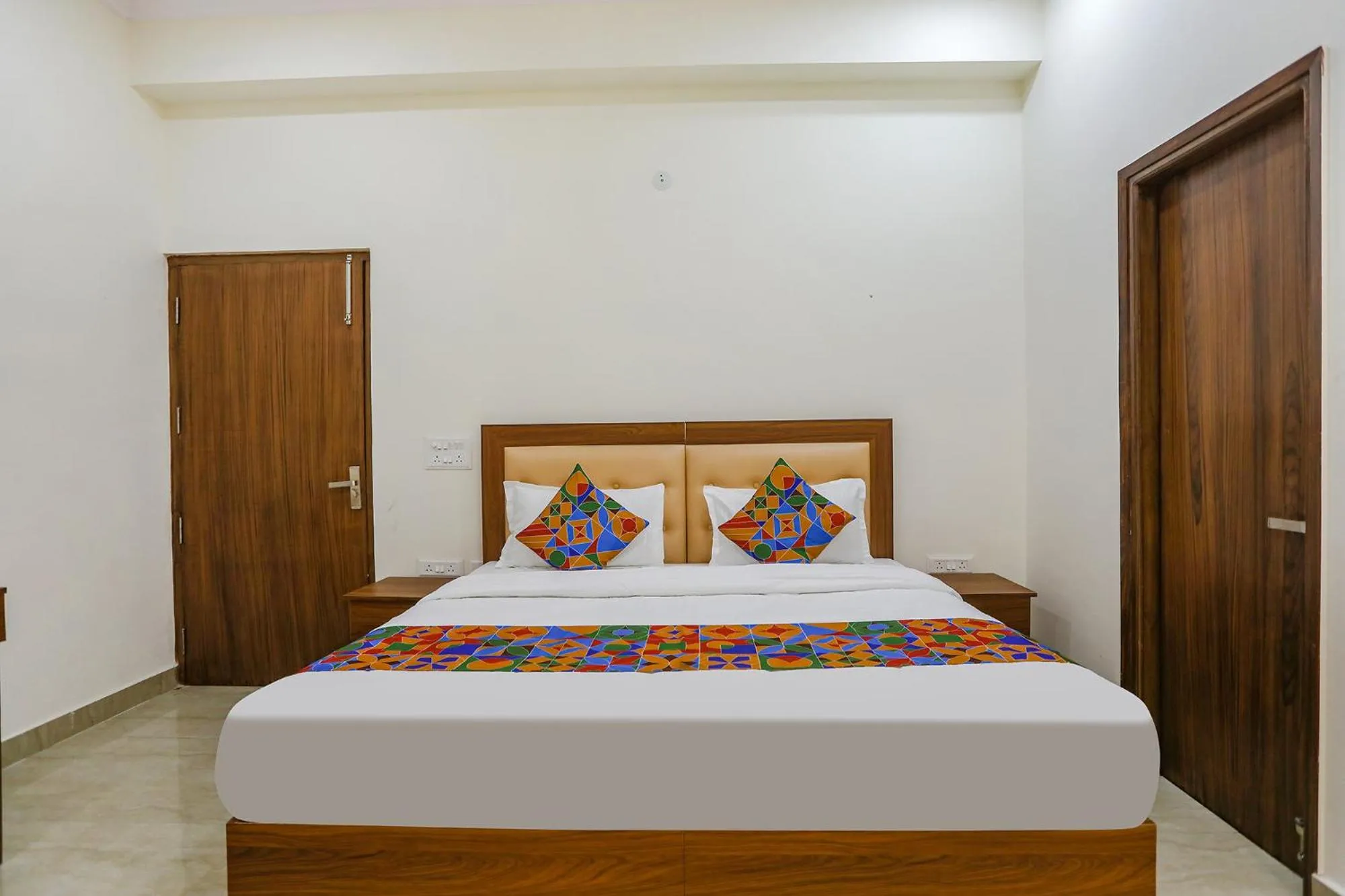 Bed in FabHotel Grihum