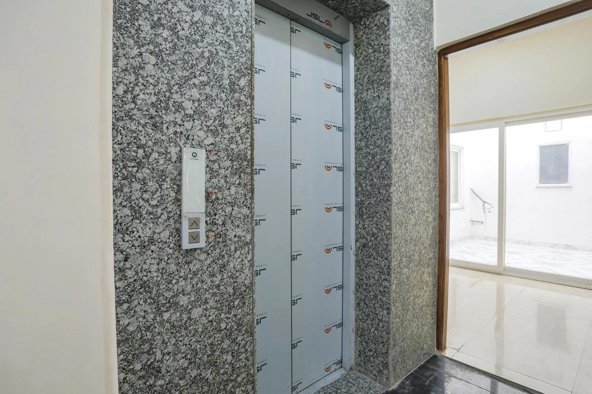 elevator in FabHotel Grihum