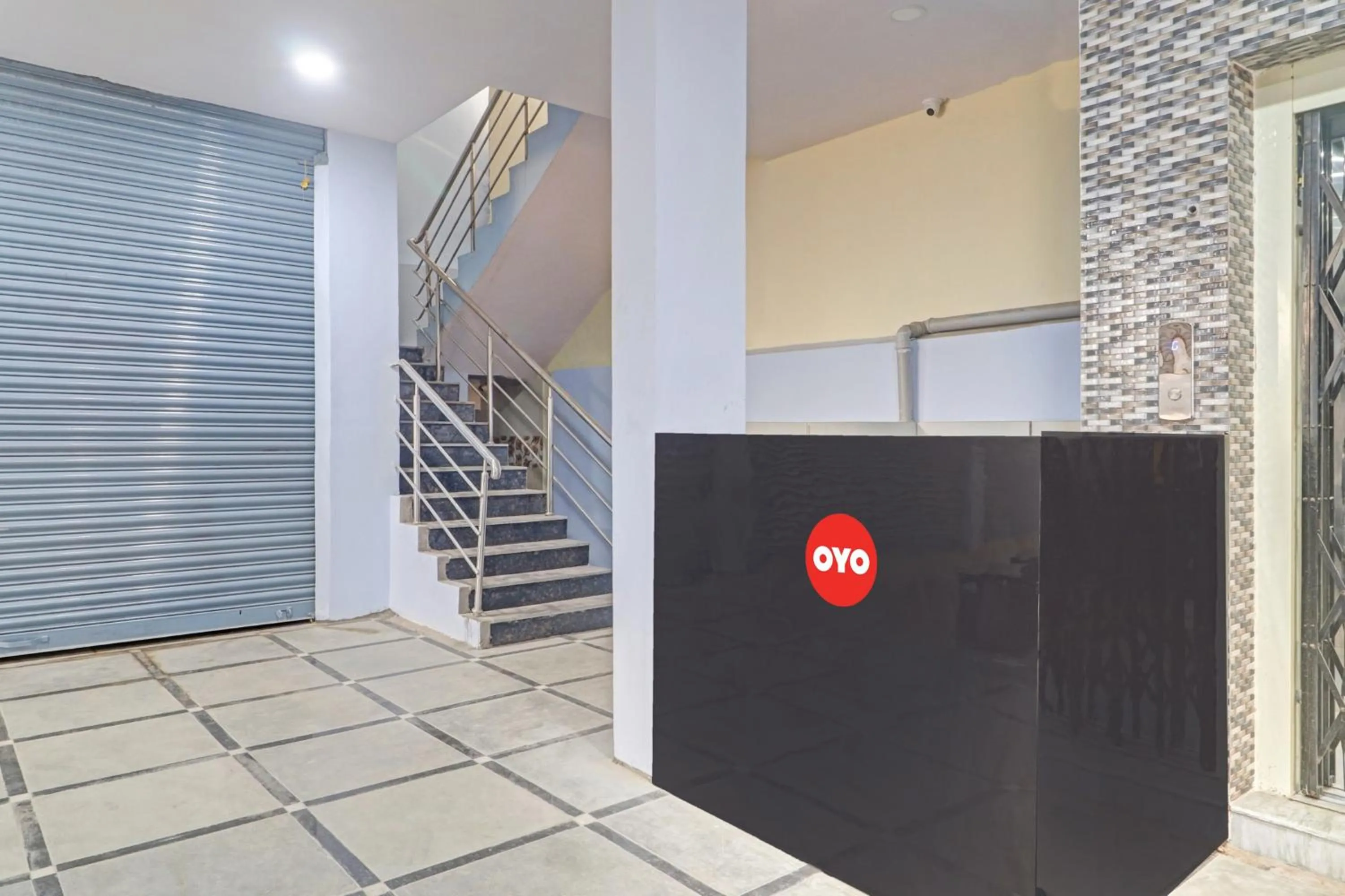 Lobby or reception in Hotel O RBS Square Langer Houz