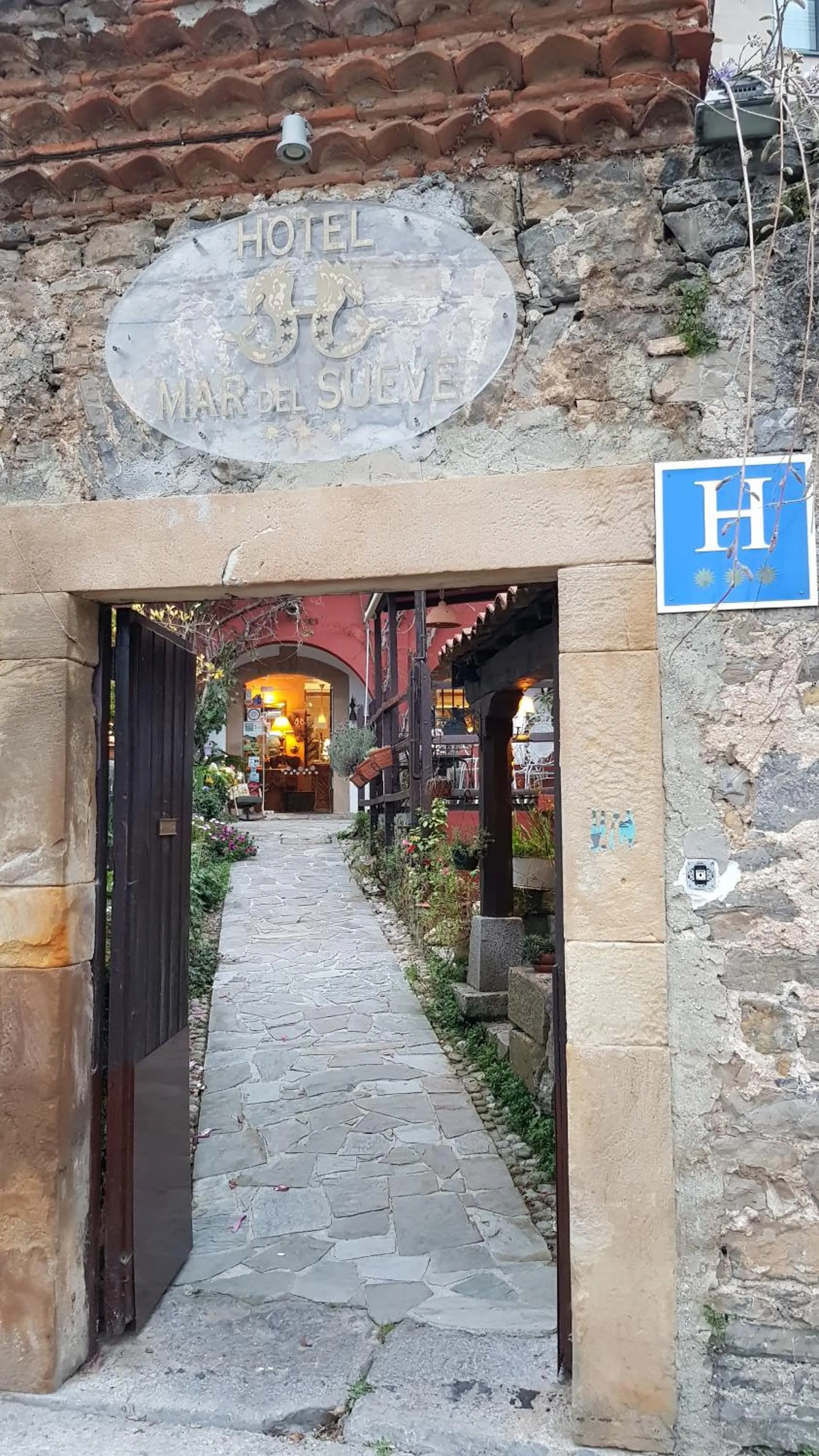 Facade/entrance in Mar Del Sueve