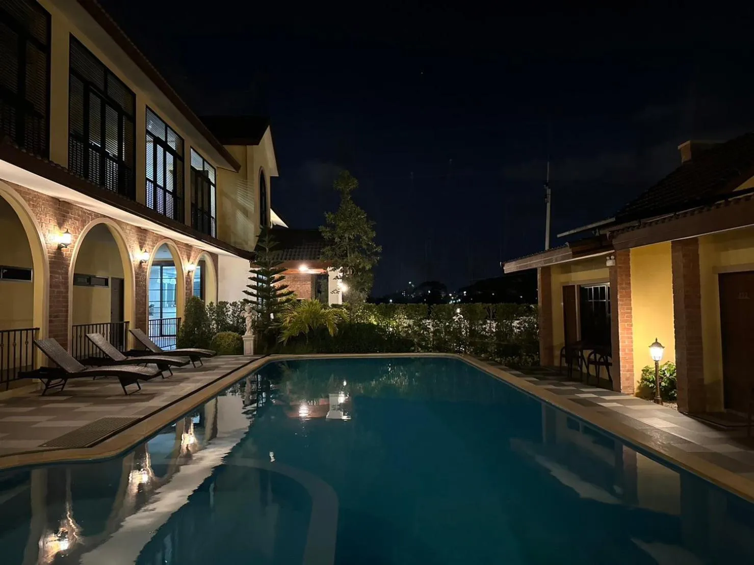 Swimming pool in CottagePine Rayong Resort&Cafe