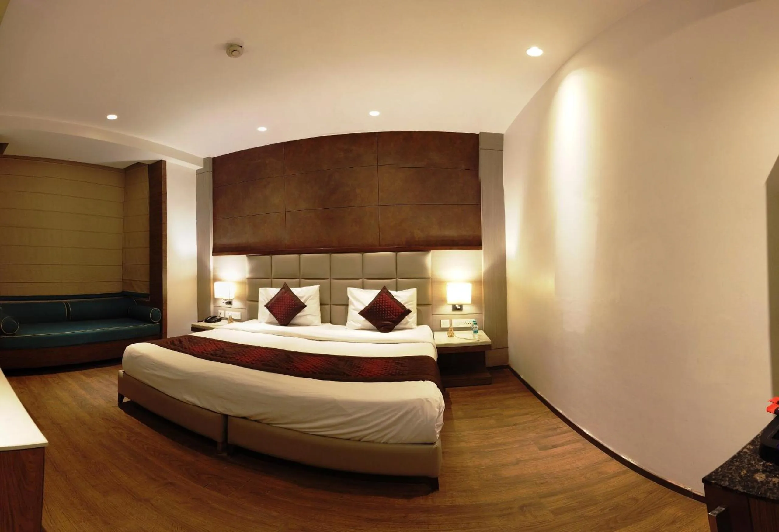 Bed in Lemonwood Suites by F9 Hotels - Trivoli Garden Chhatarpur