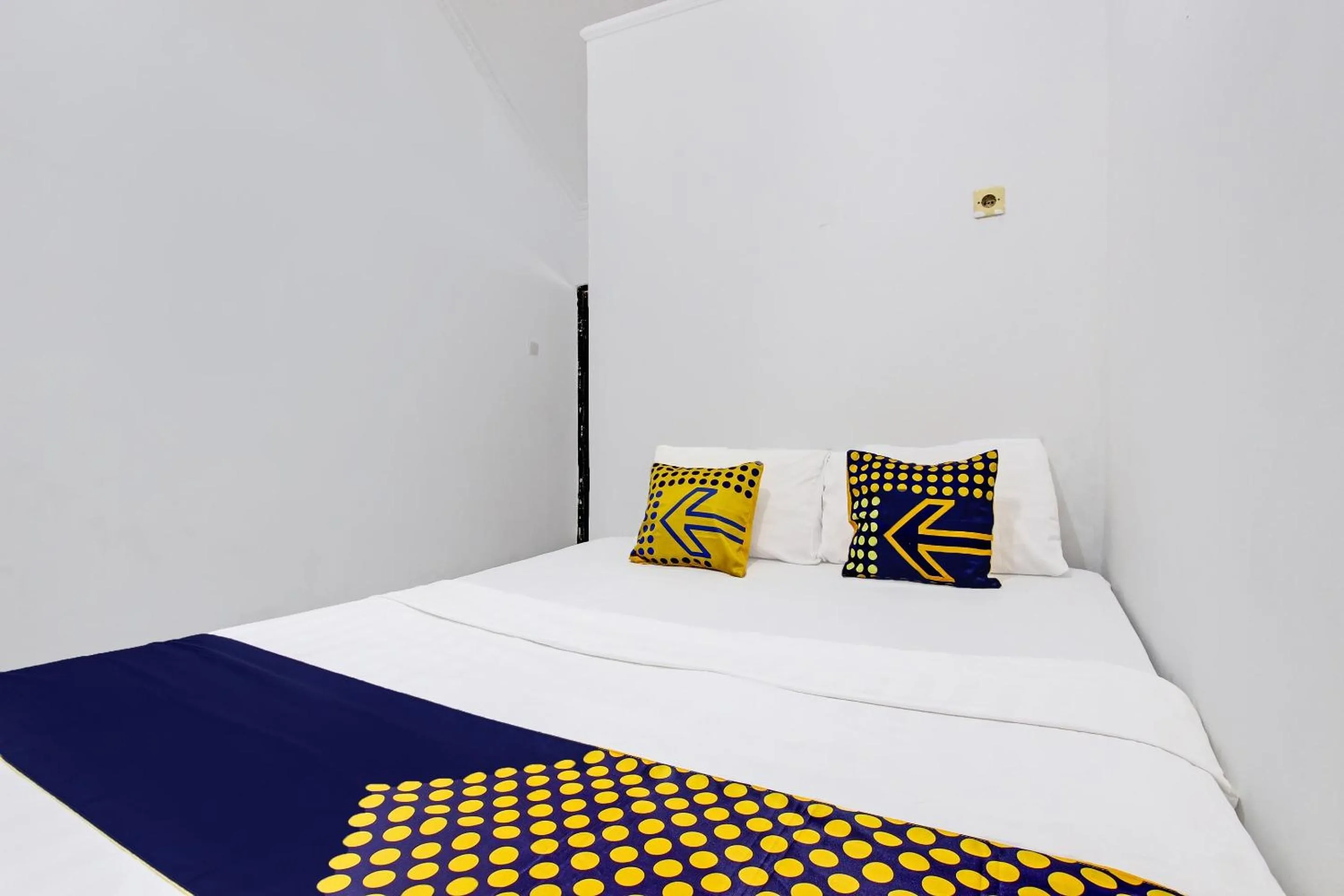 Bedroom, Bed in Hotel O Orchid Guest House