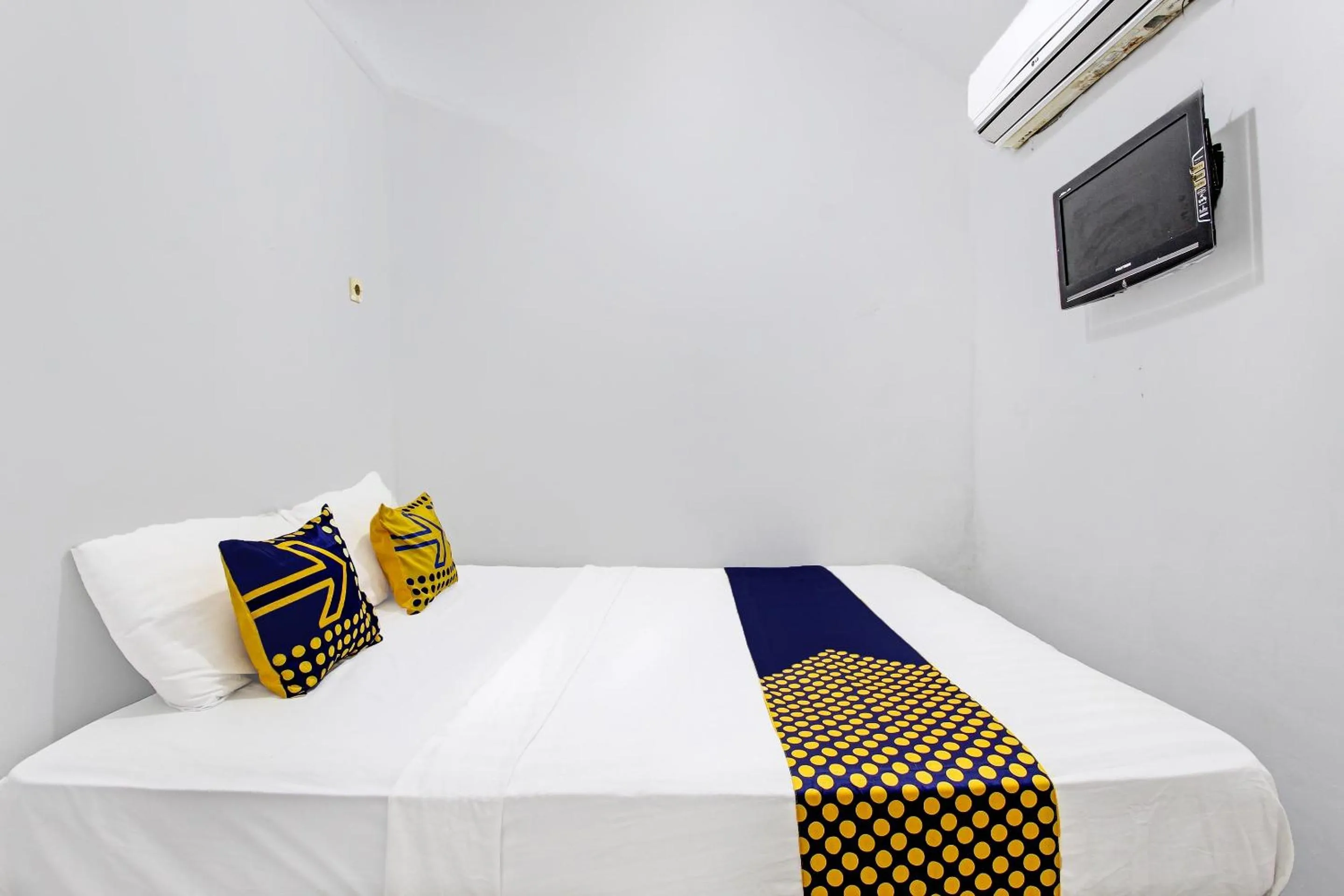 Bedroom, Bed in Hotel O Orchid Guest House