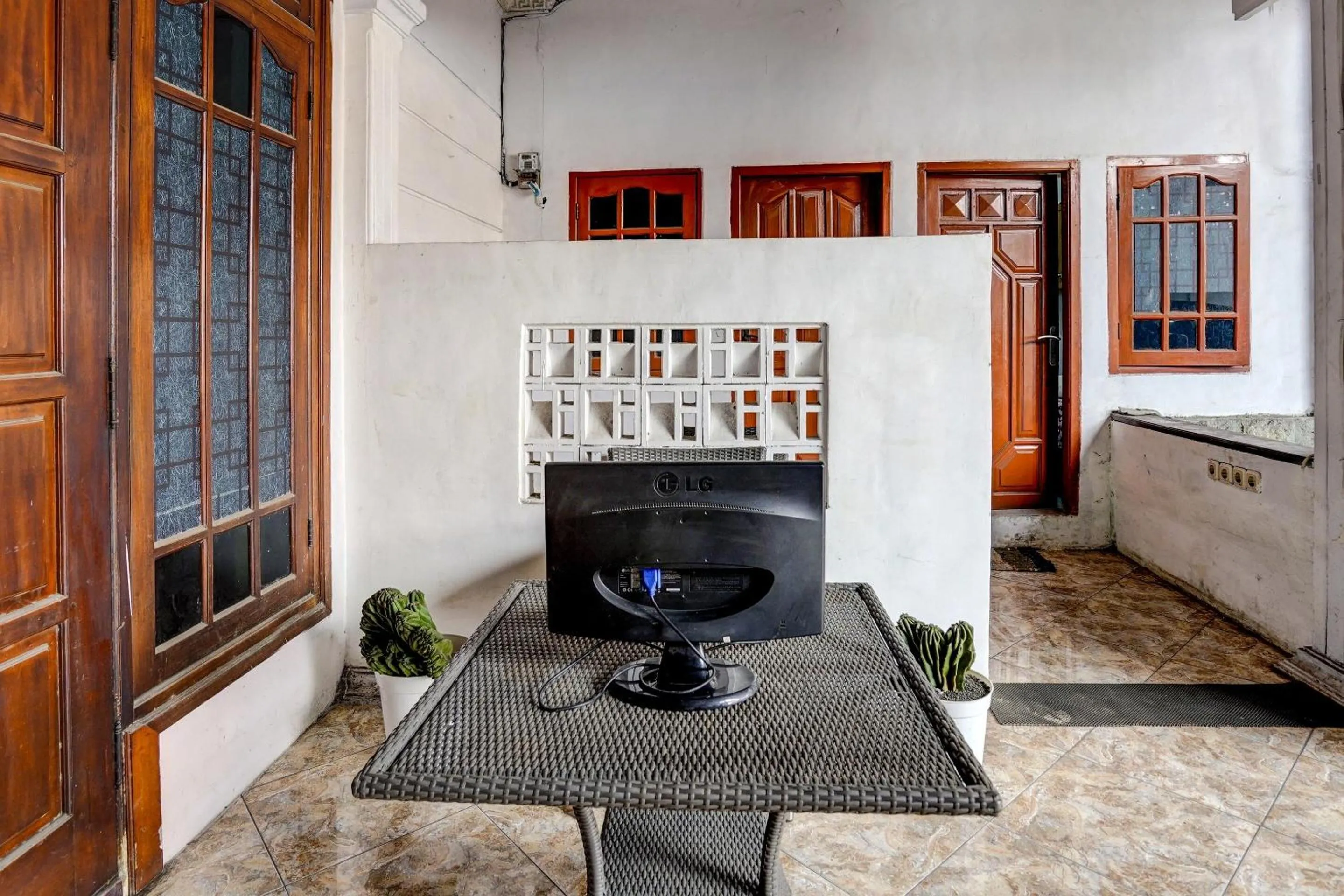 Lobby or reception in OYO Life 92310 Banyu Homestay