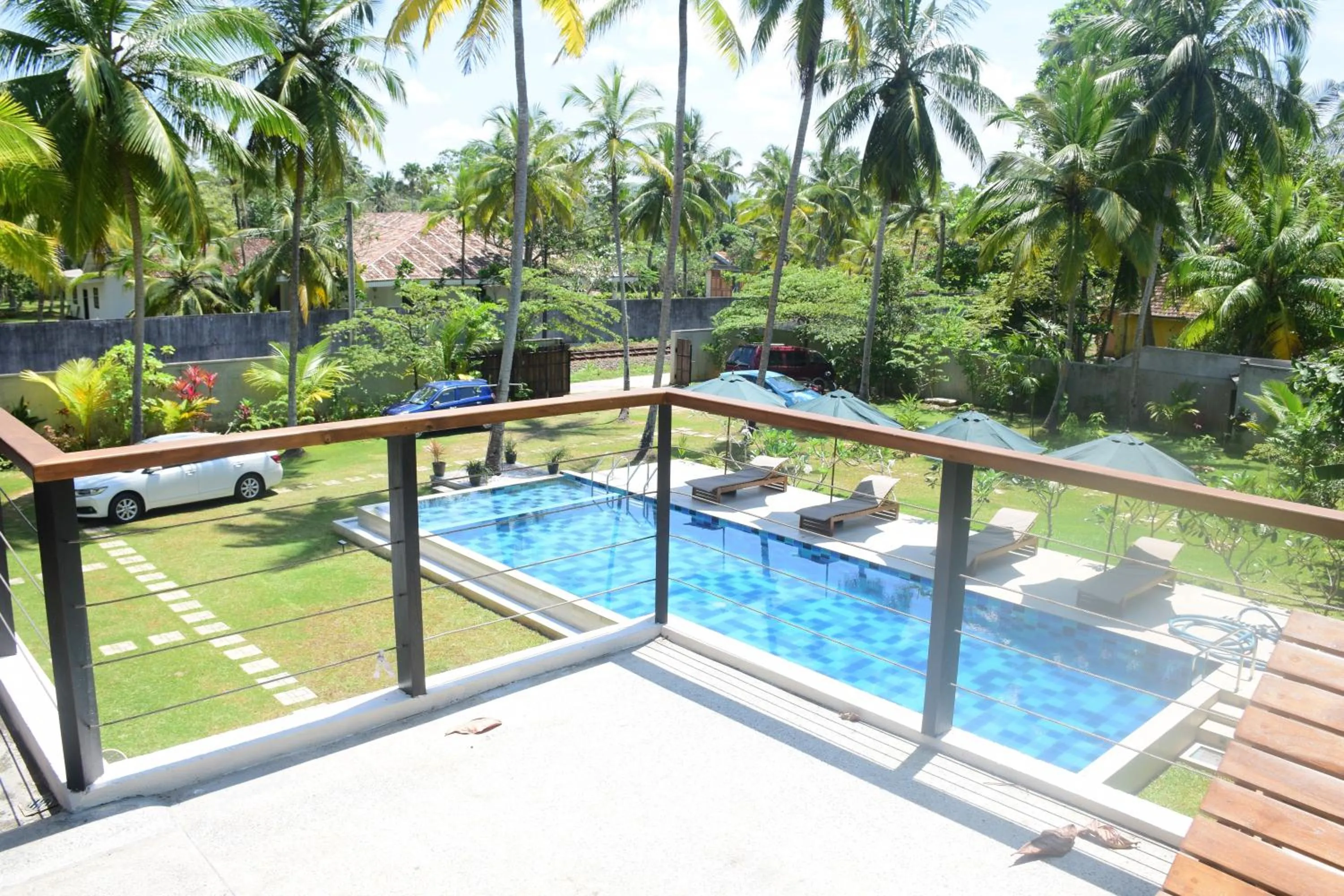 Swimming pool in Mango Tree Villa Bentota