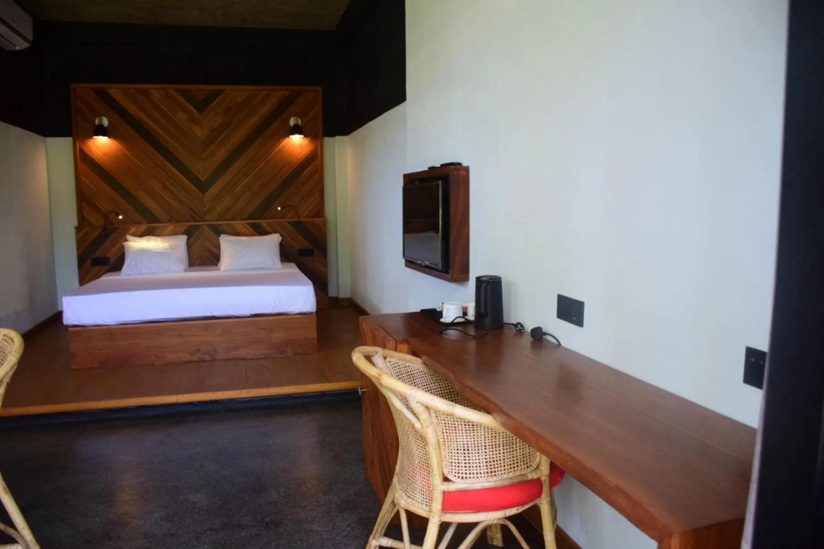 Bedroom, Bed in Mango Tree Villa Bentota