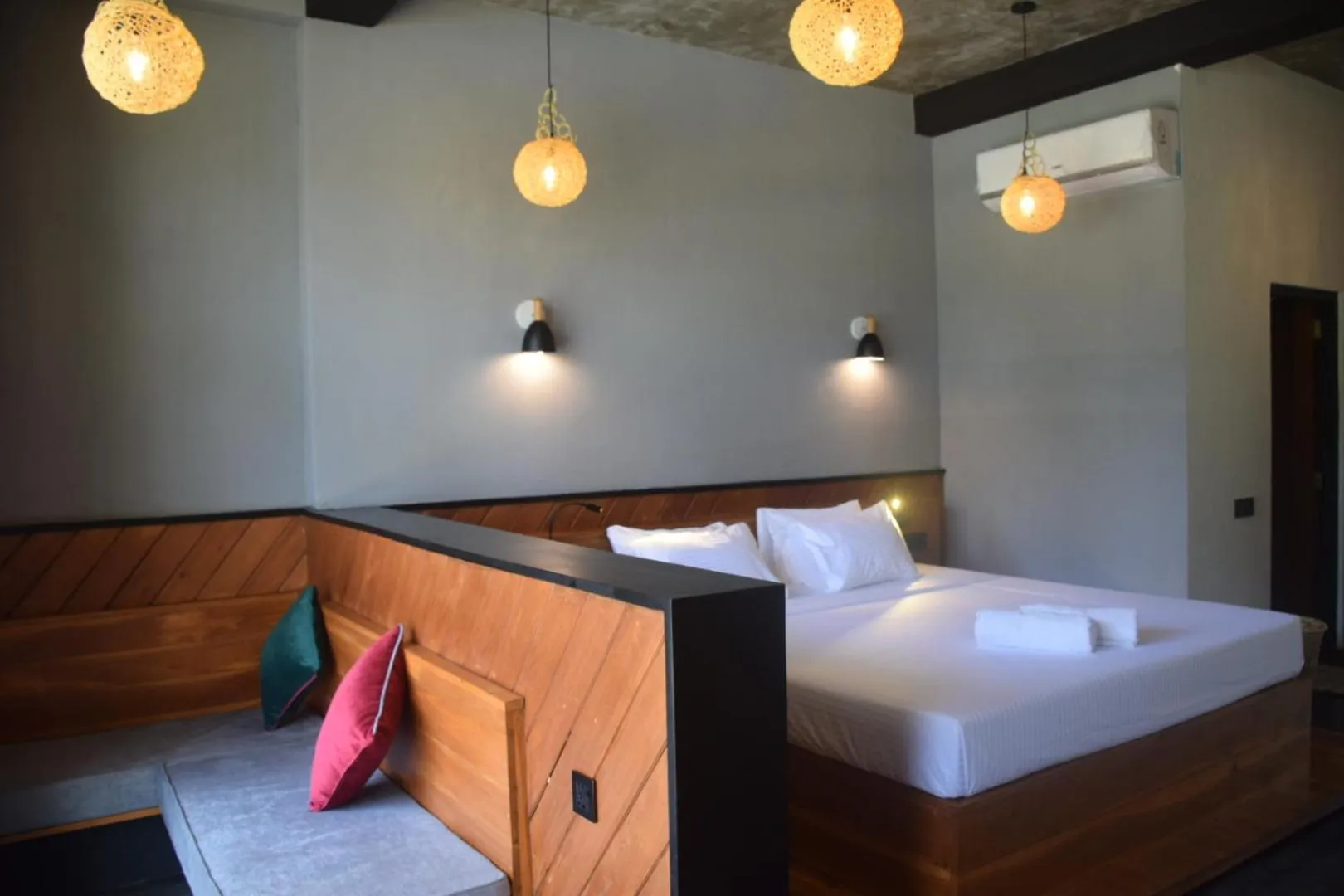 Photo of the whole room, Bed in Mango Tree Villa Bentota