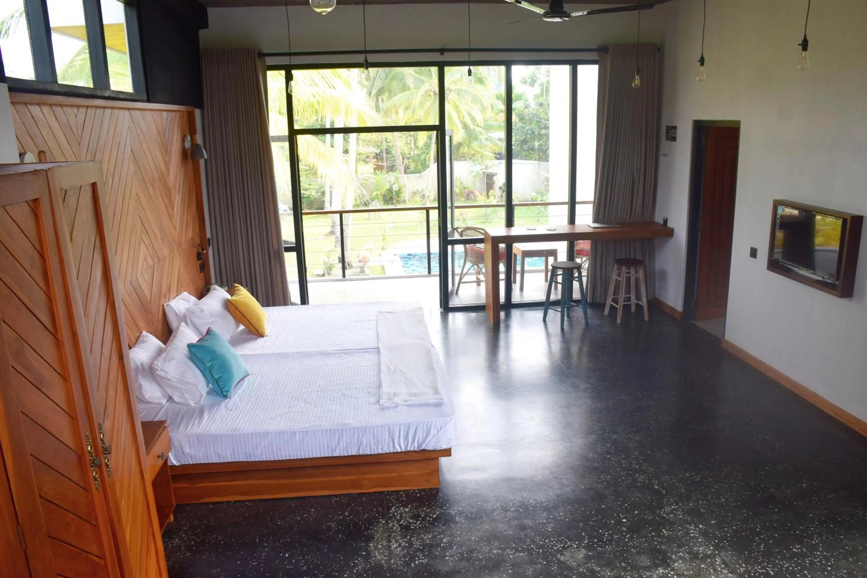 Photo of the whole room, Bed in Mango Tree Villa Bentota