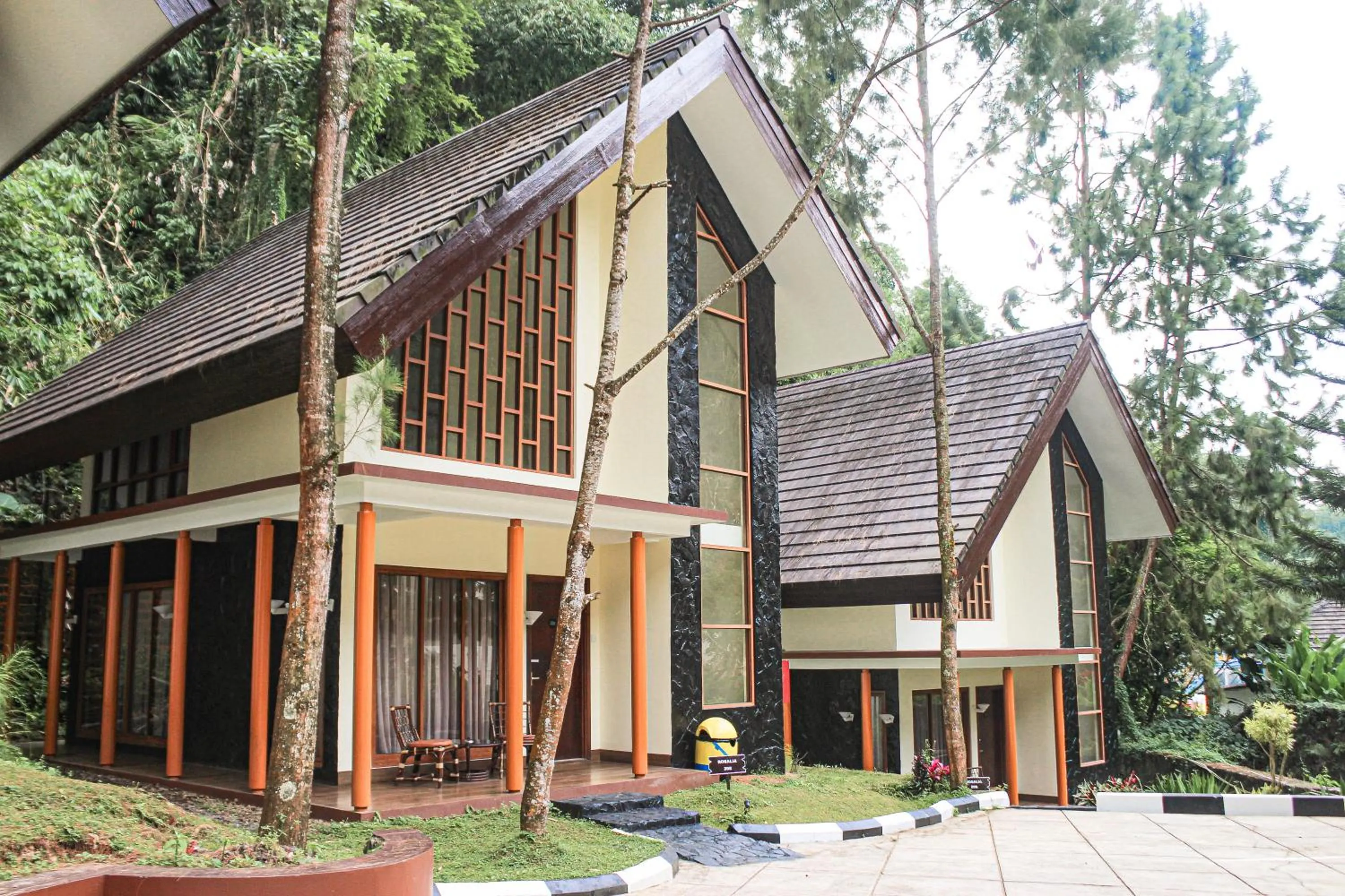 Property building in Lembah Permai Resort