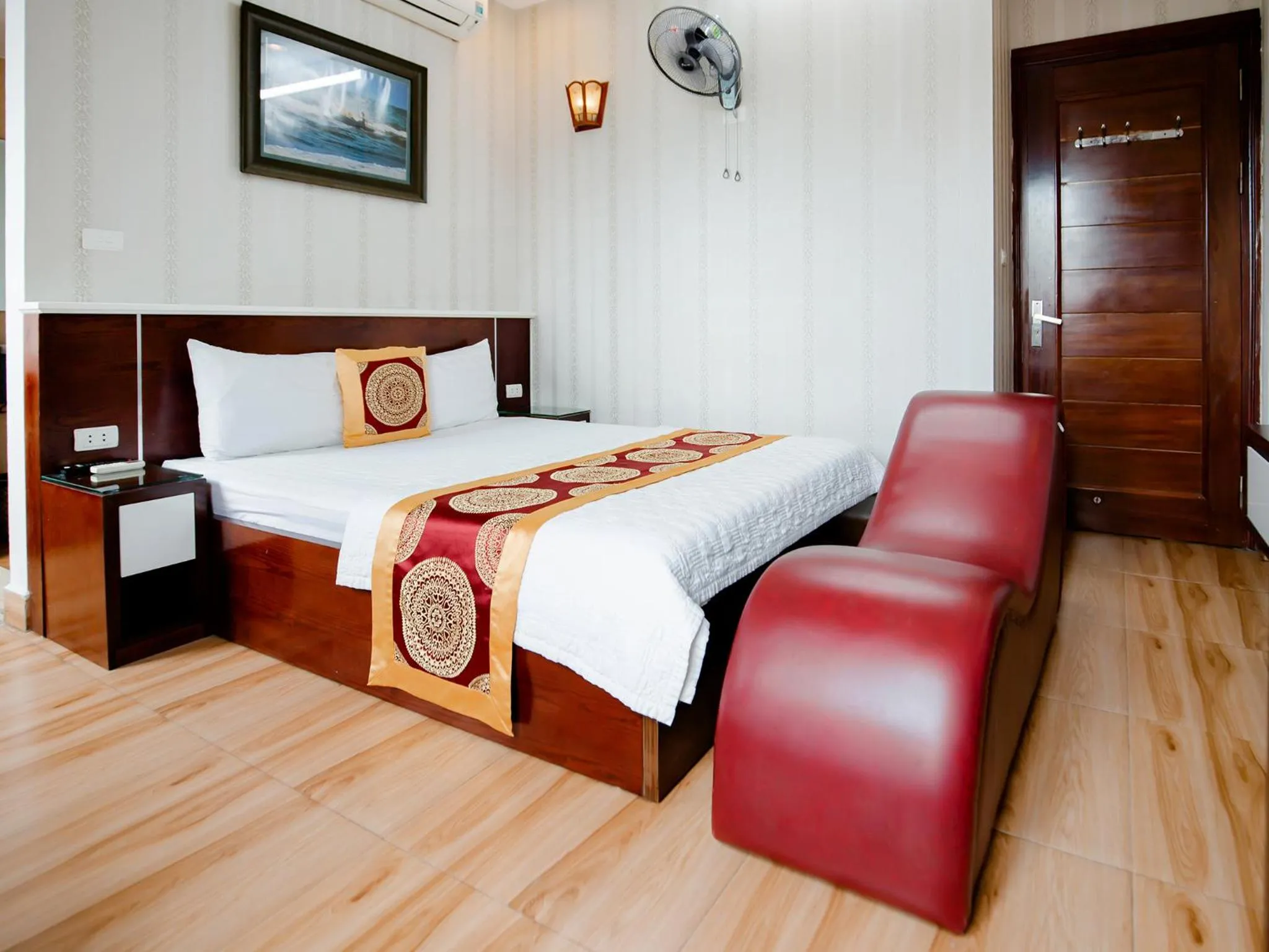 Phuong Nam Hotel Aeon Mall Long Bien