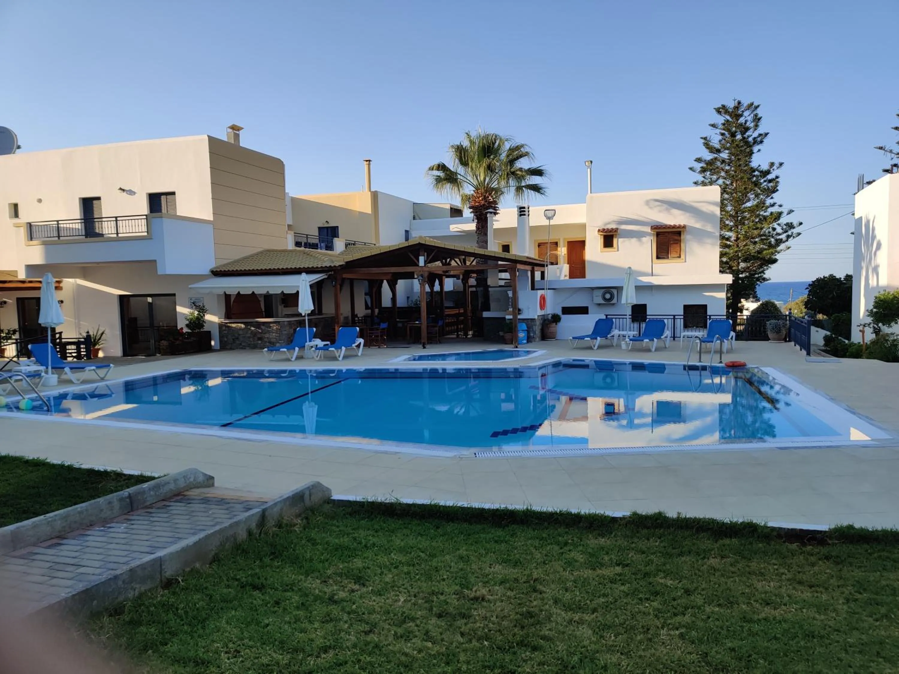 Restaurant/places to eat in Angelika Apartotel