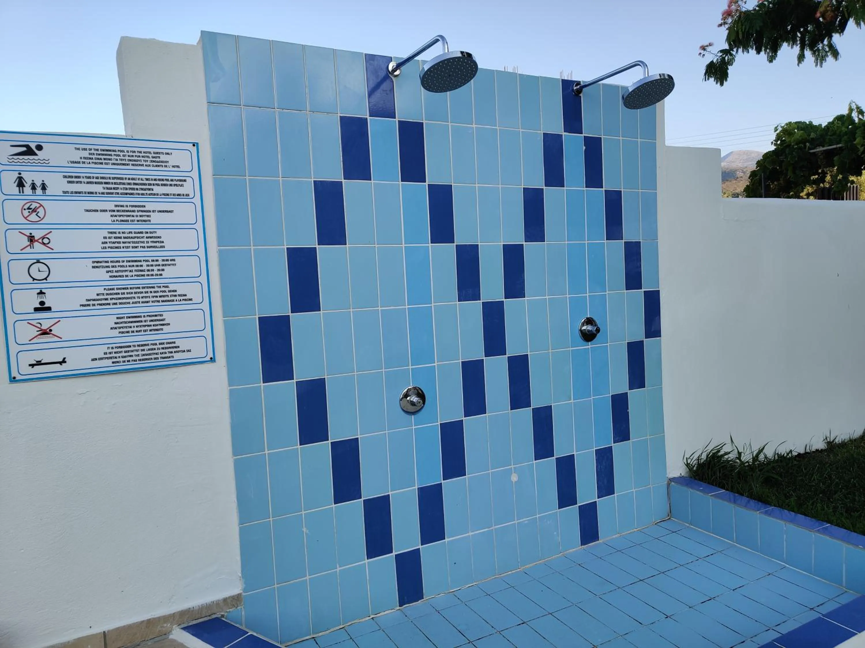 Swimming pool in Angelika Apartotel