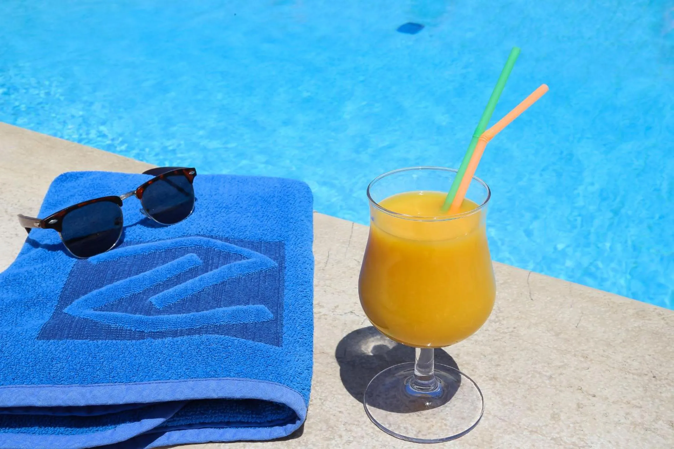 Swimming pool in Athens Zafolia Hotel