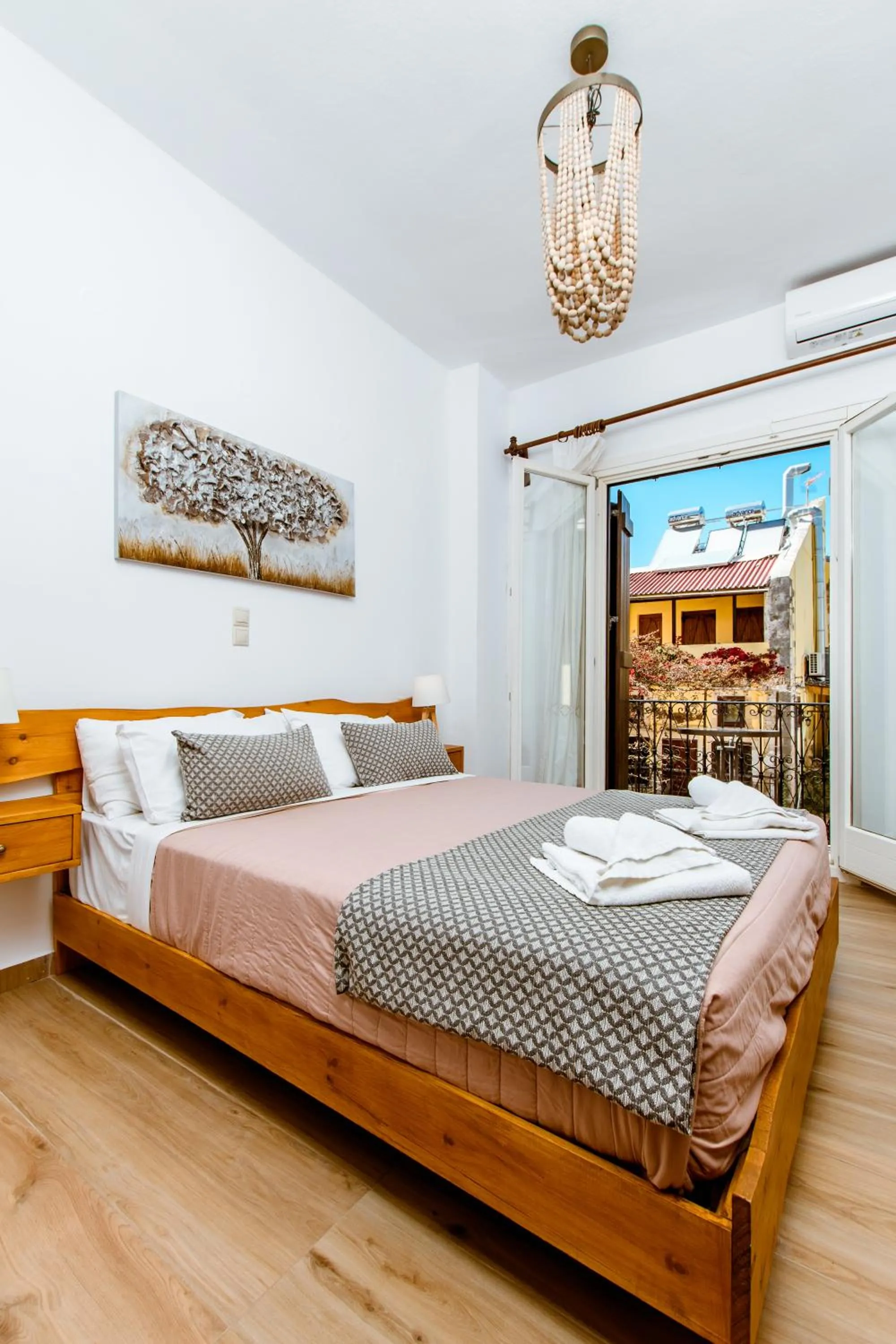 Photo of the whole room, Bed in Bozzali Deluxe Hotel