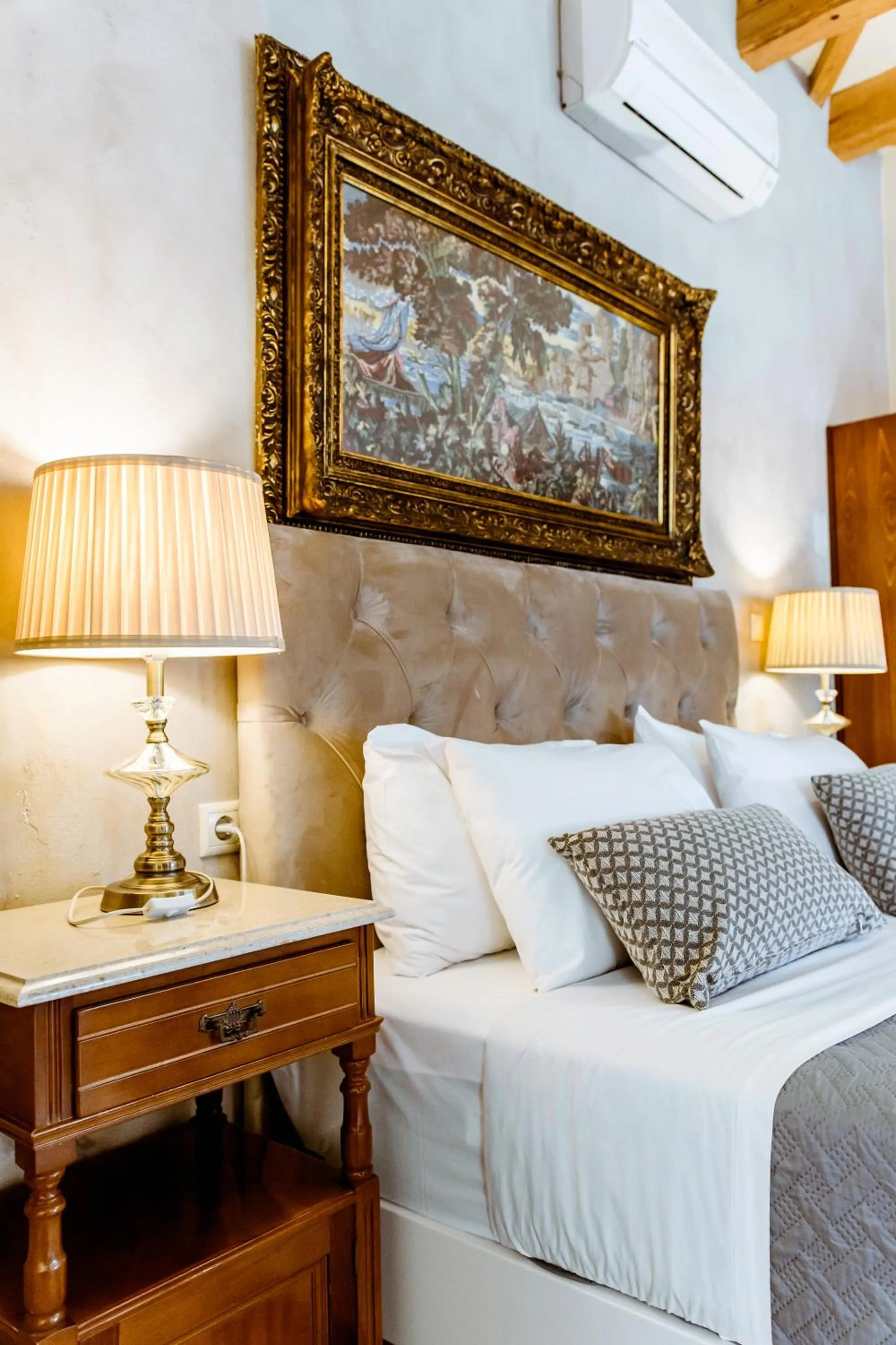 Bed in Bozzali Deluxe Hotel