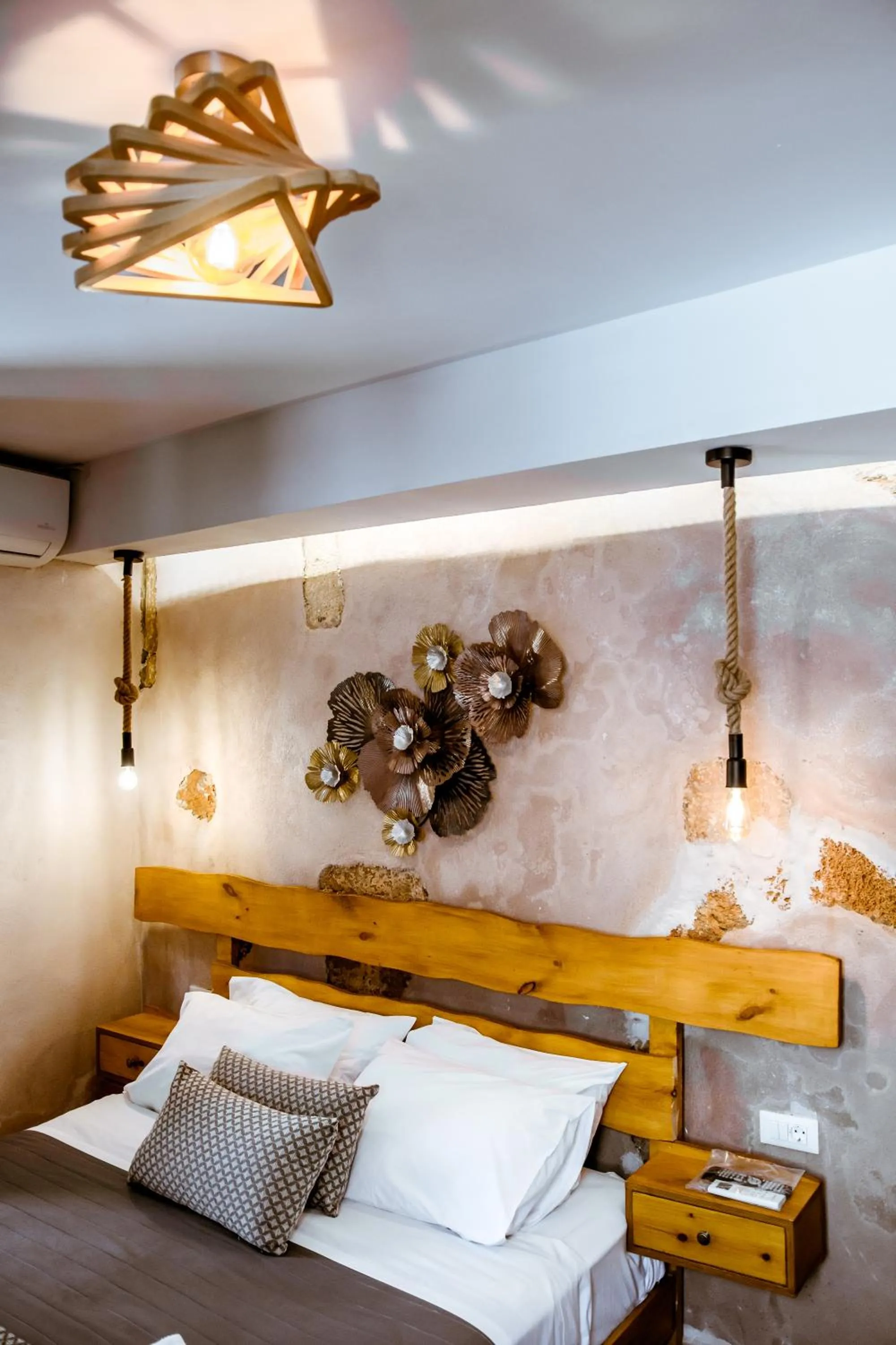 Bedroom, Bed in Bozzali Deluxe Hotel