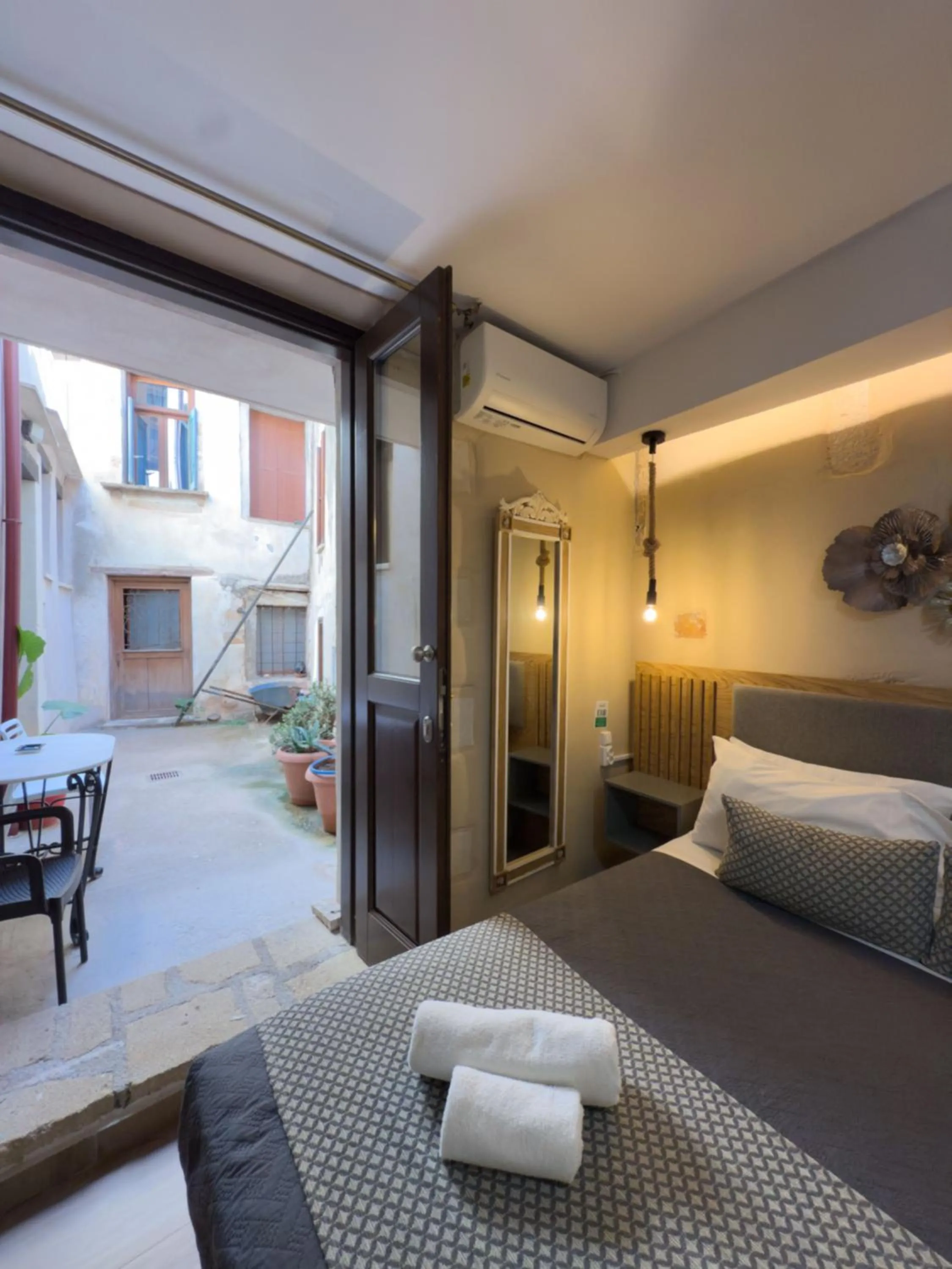 Bed in Bozzali Deluxe Hotel