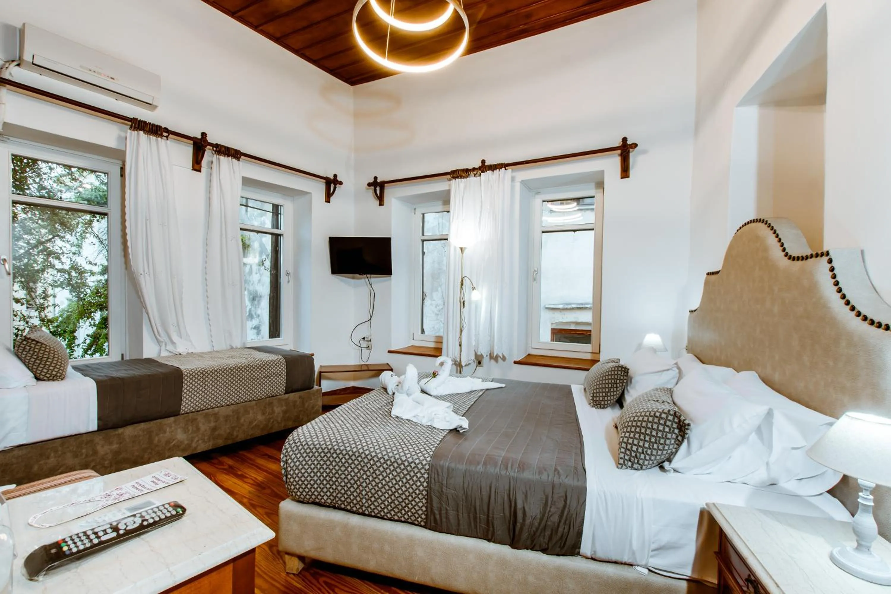 Photo of the whole room in Bozzali Deluxe Hotel