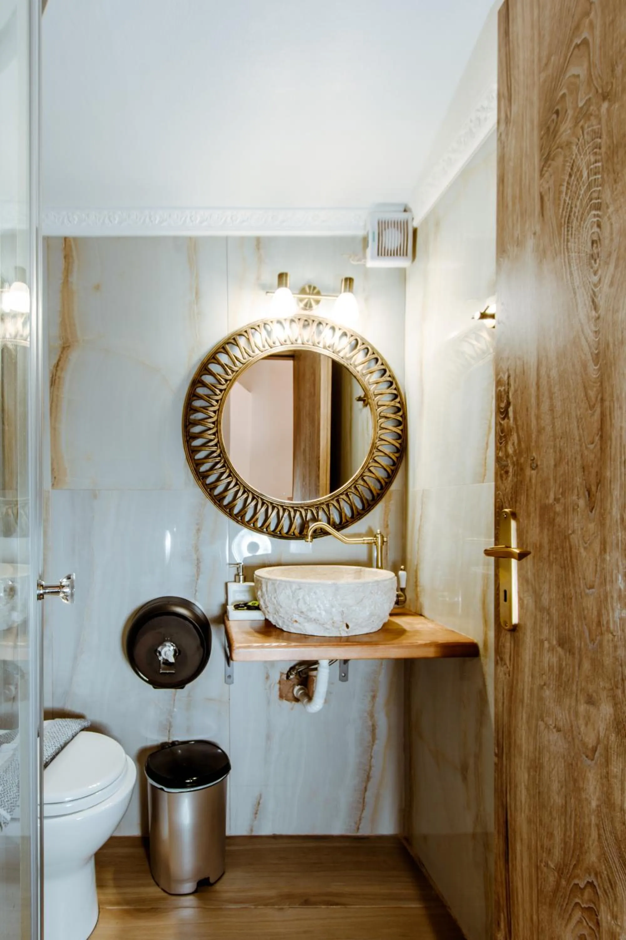 Bathroom in Bozzali Deluxe Hotel