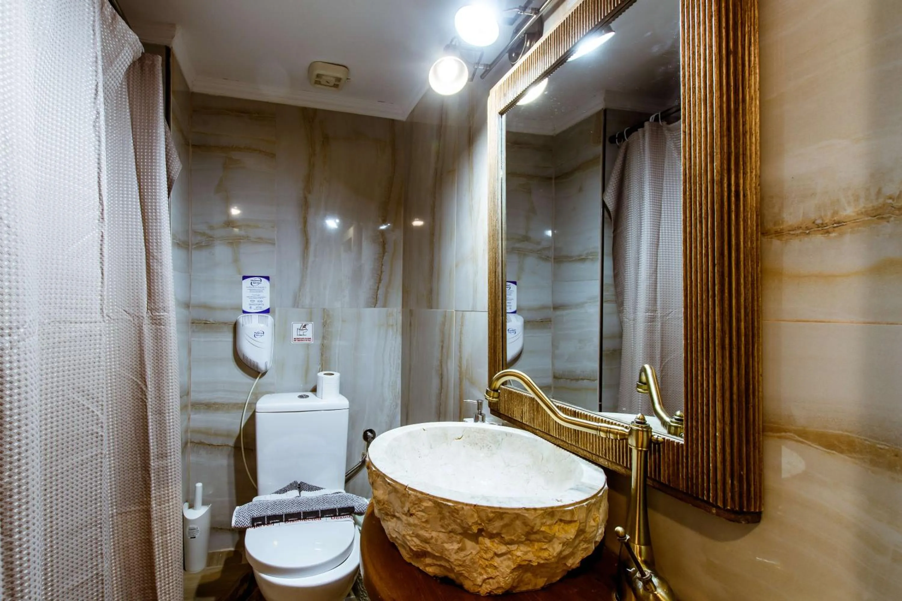 Bathroom in Bozzali Deluxe Hotel