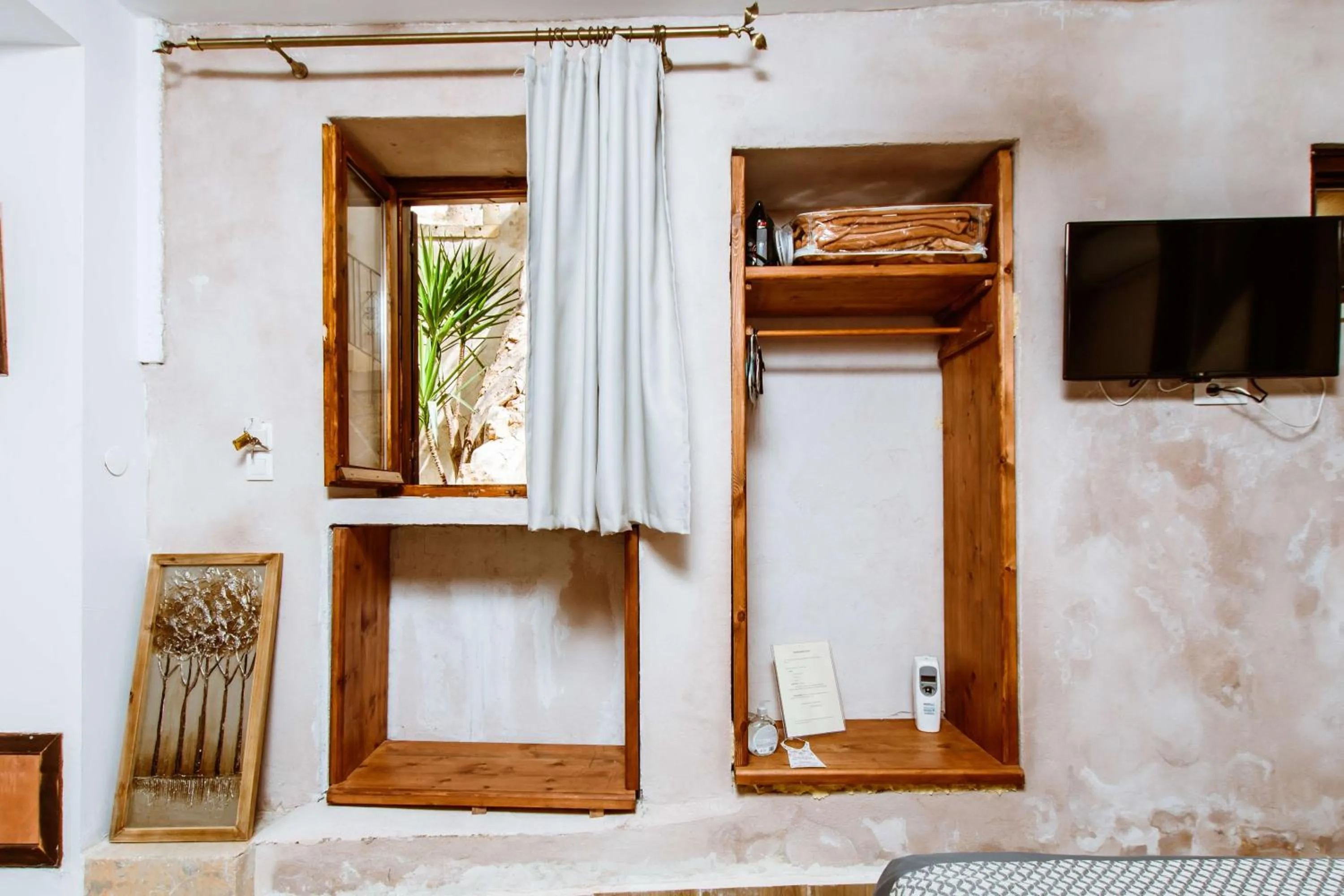 Photo of the whole room in Bozzali Deluxe Hotel