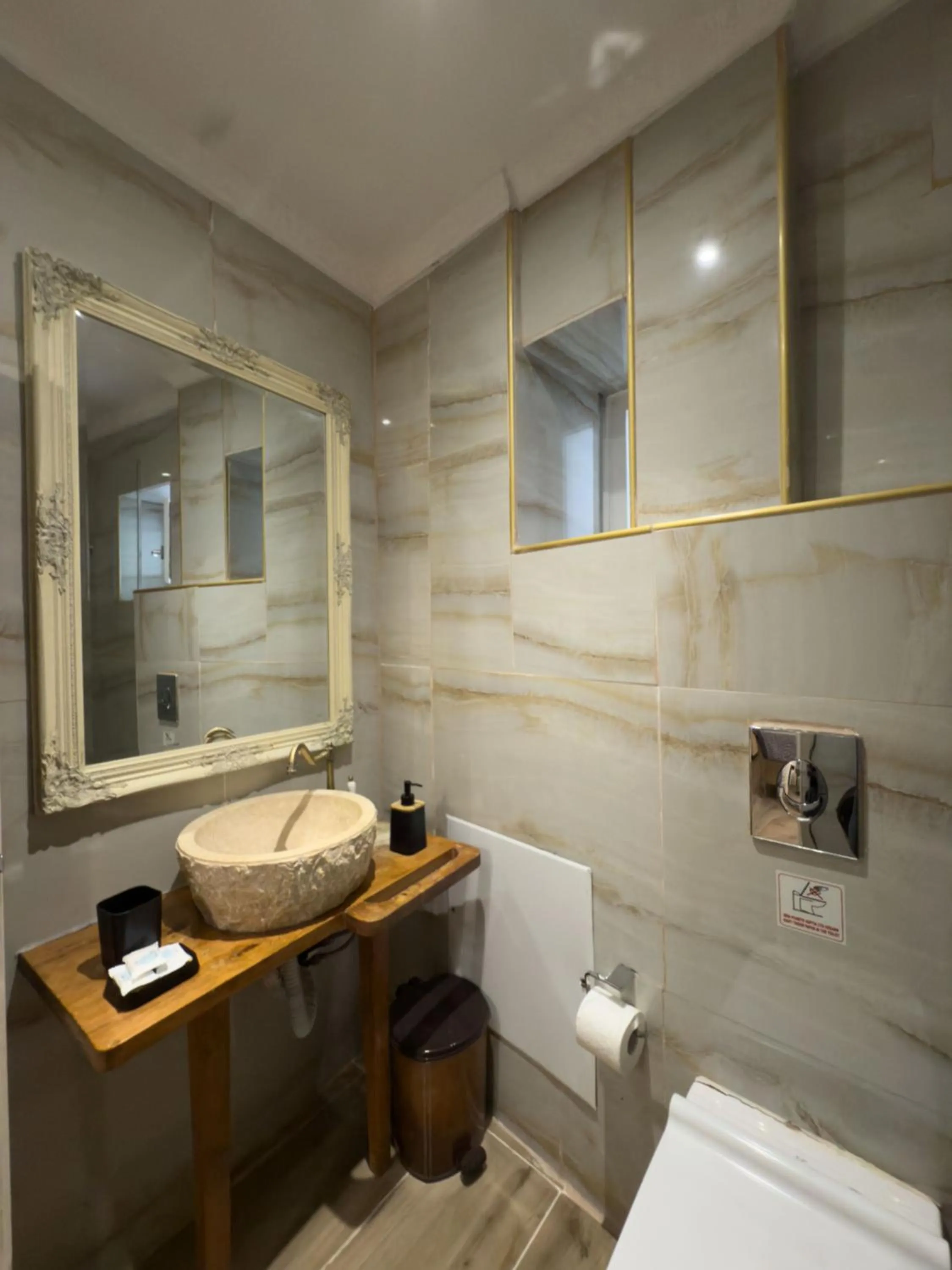 Bathroom in Bozzali Deluxe Hotel