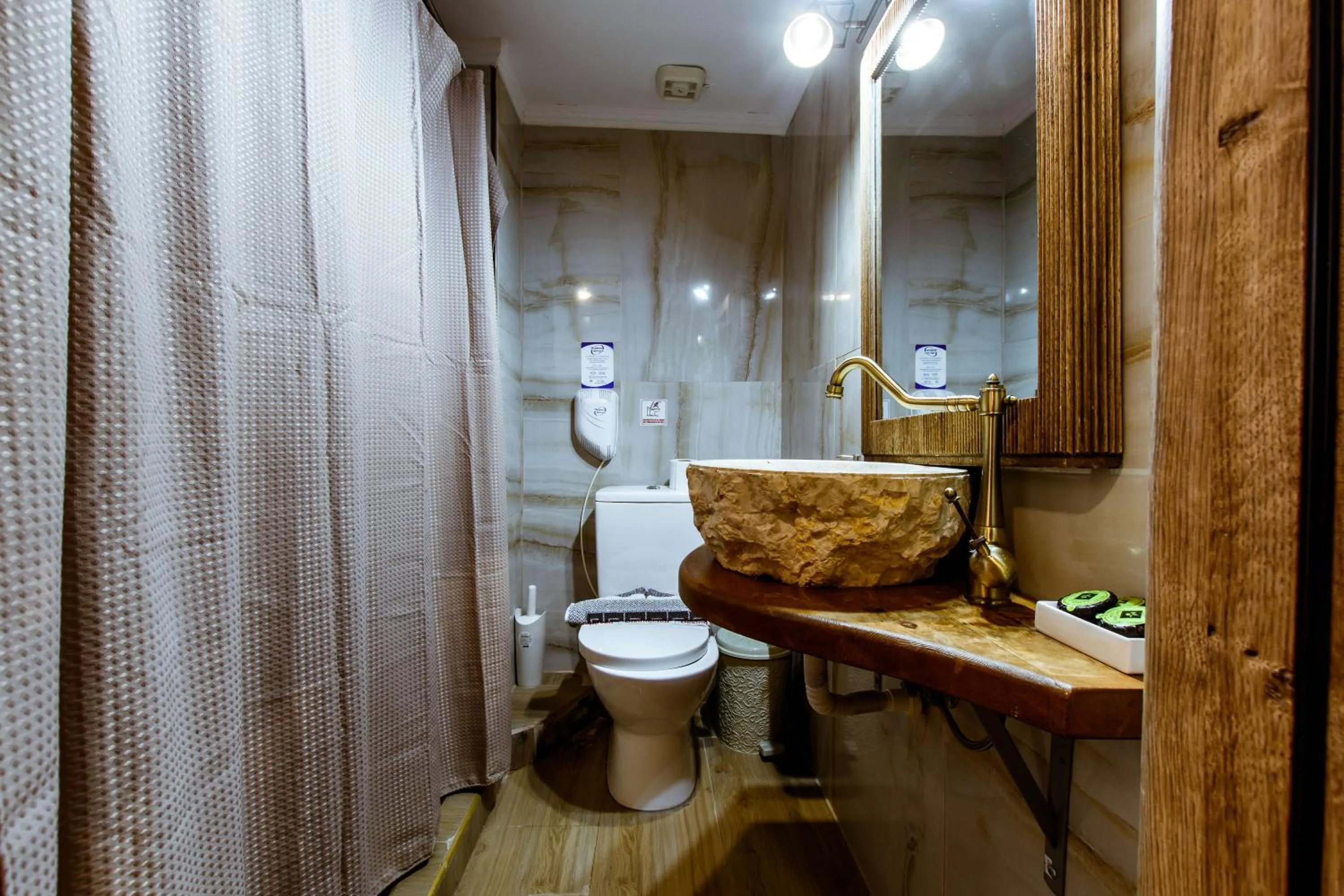 Bathroom in Bozzali Deluxe Hotel