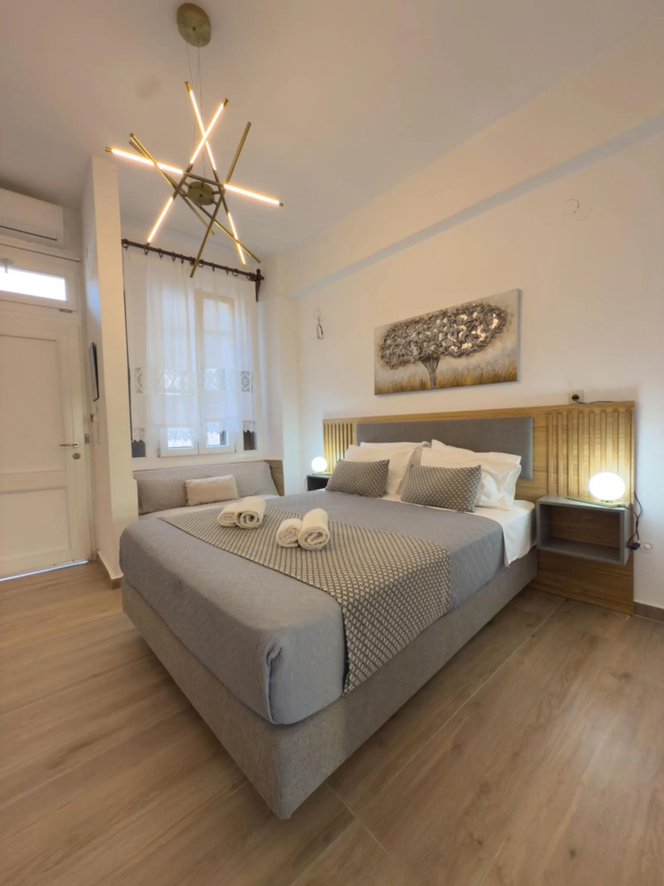 Photo of the whole room, Bed in Bozzali Deluxe Hotel