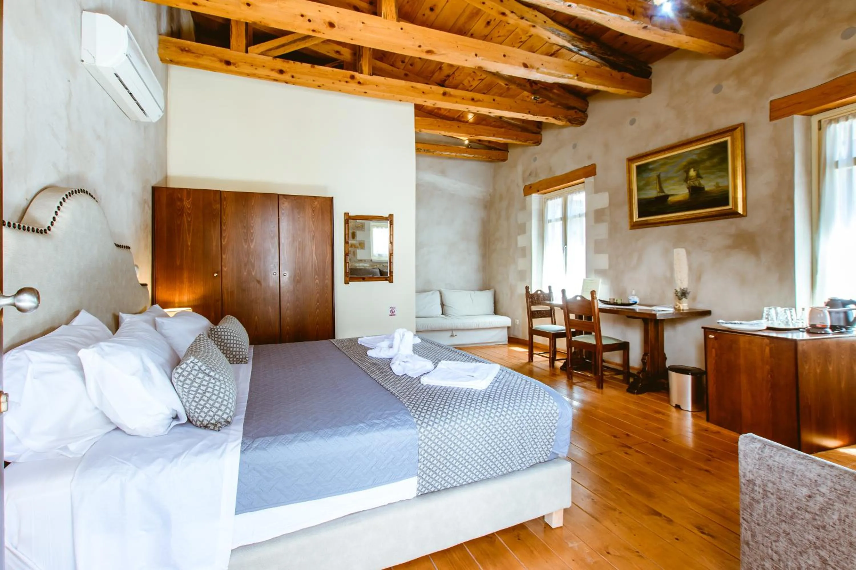 Bed in Bozzali Deluxe Hotel