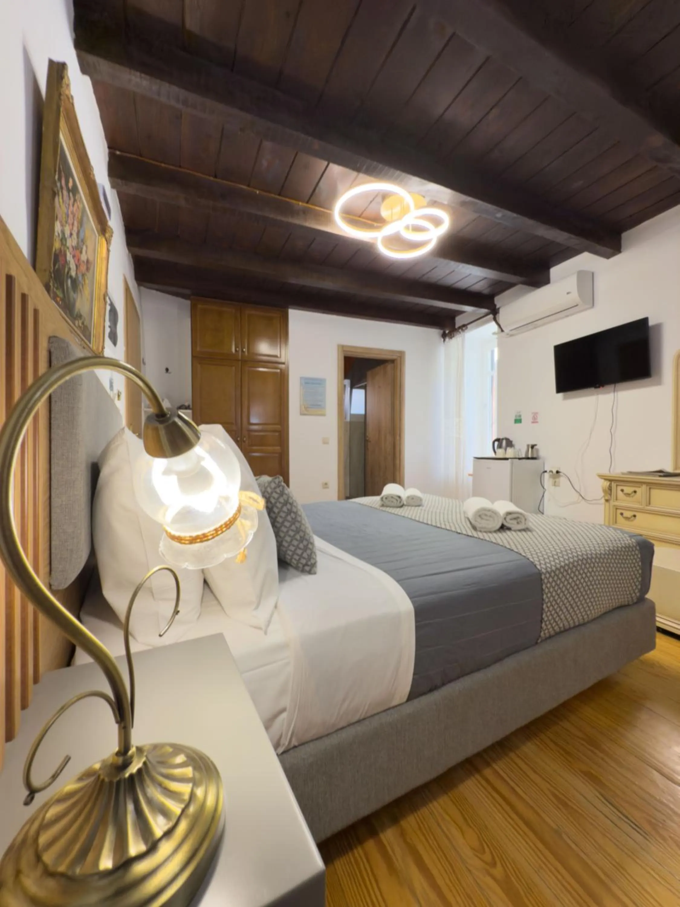 Photo of the whole room, Bed in Bozzali Deluxe Hotel