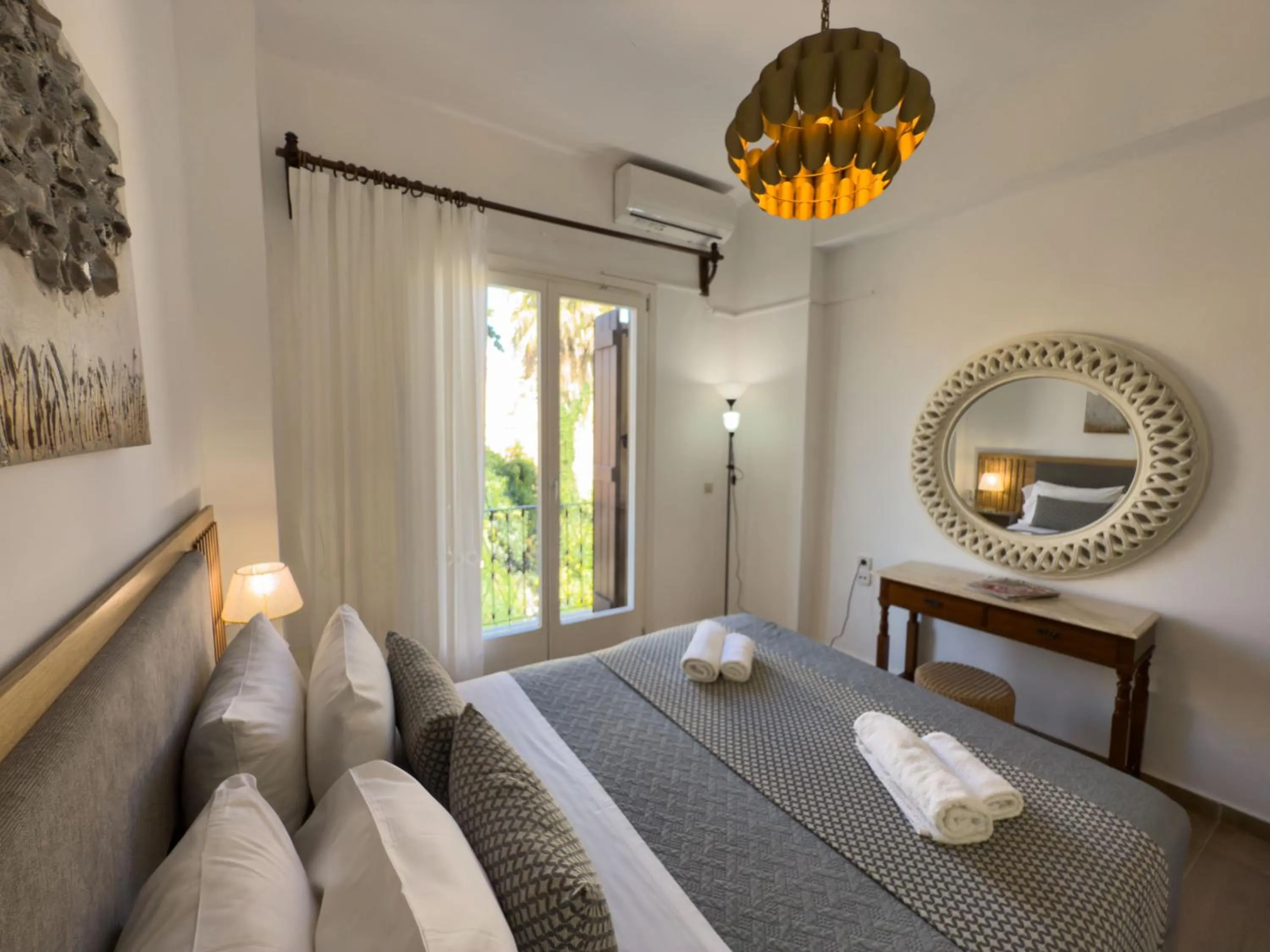 Bedroom, Bed in Bozzali Deluxe Hotel