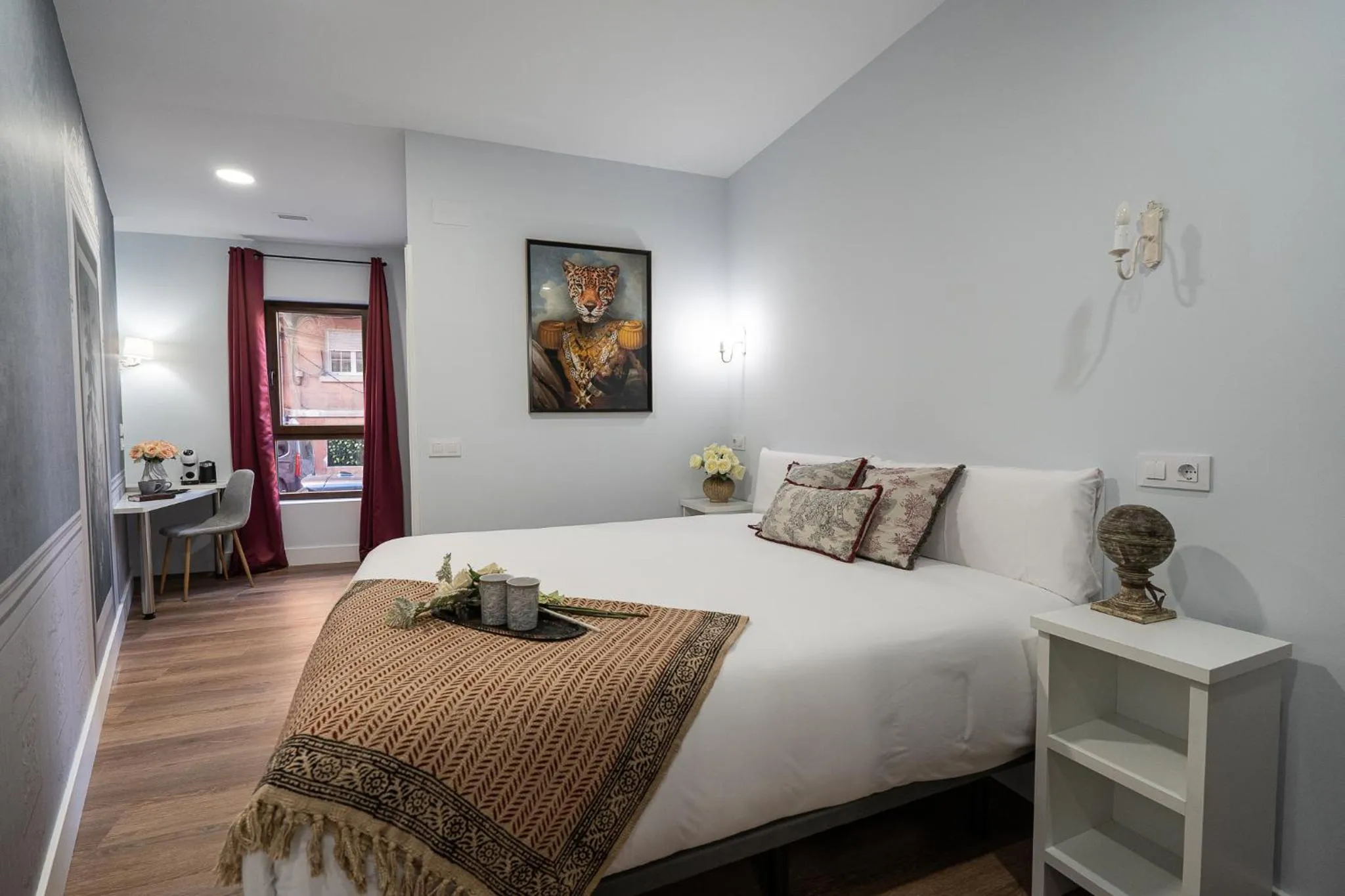 Twin Room with Shower in Center Suite Acebedos