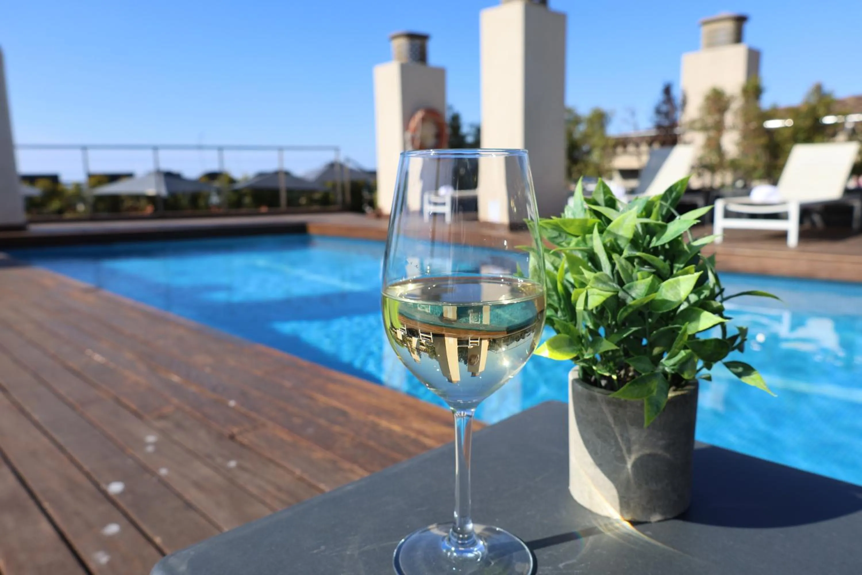 Swimming pool in Port Eugeni