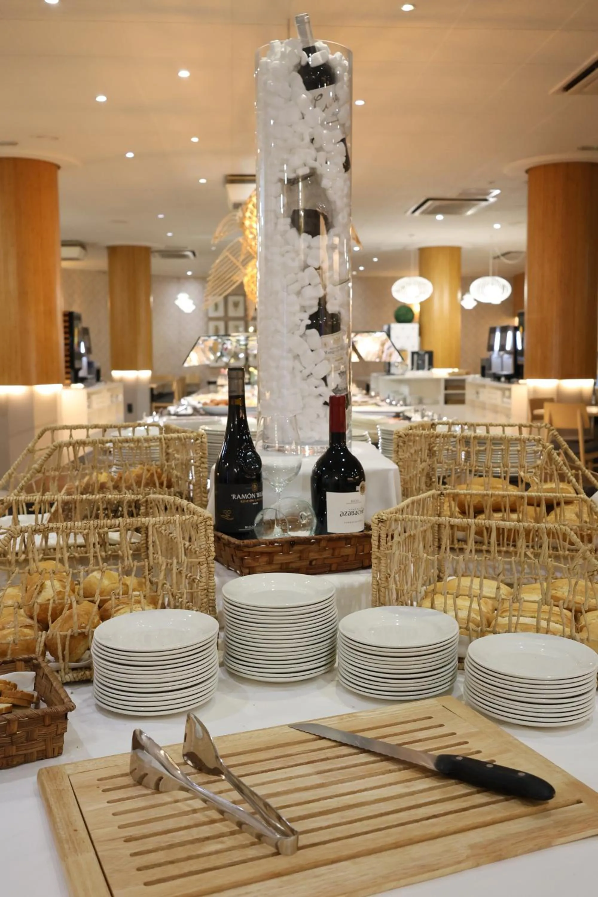 Restaurant/places to eat in Port Eugeni