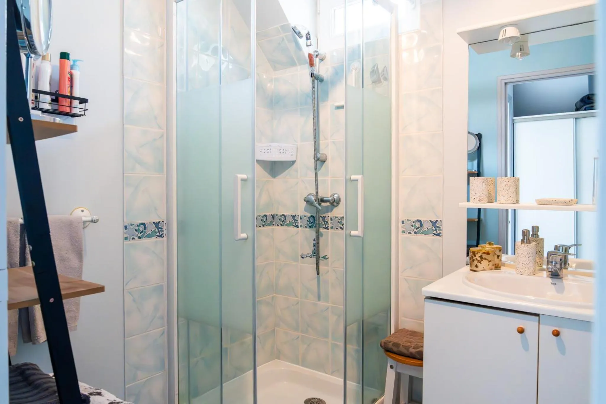 Shower in La Rose des Sables