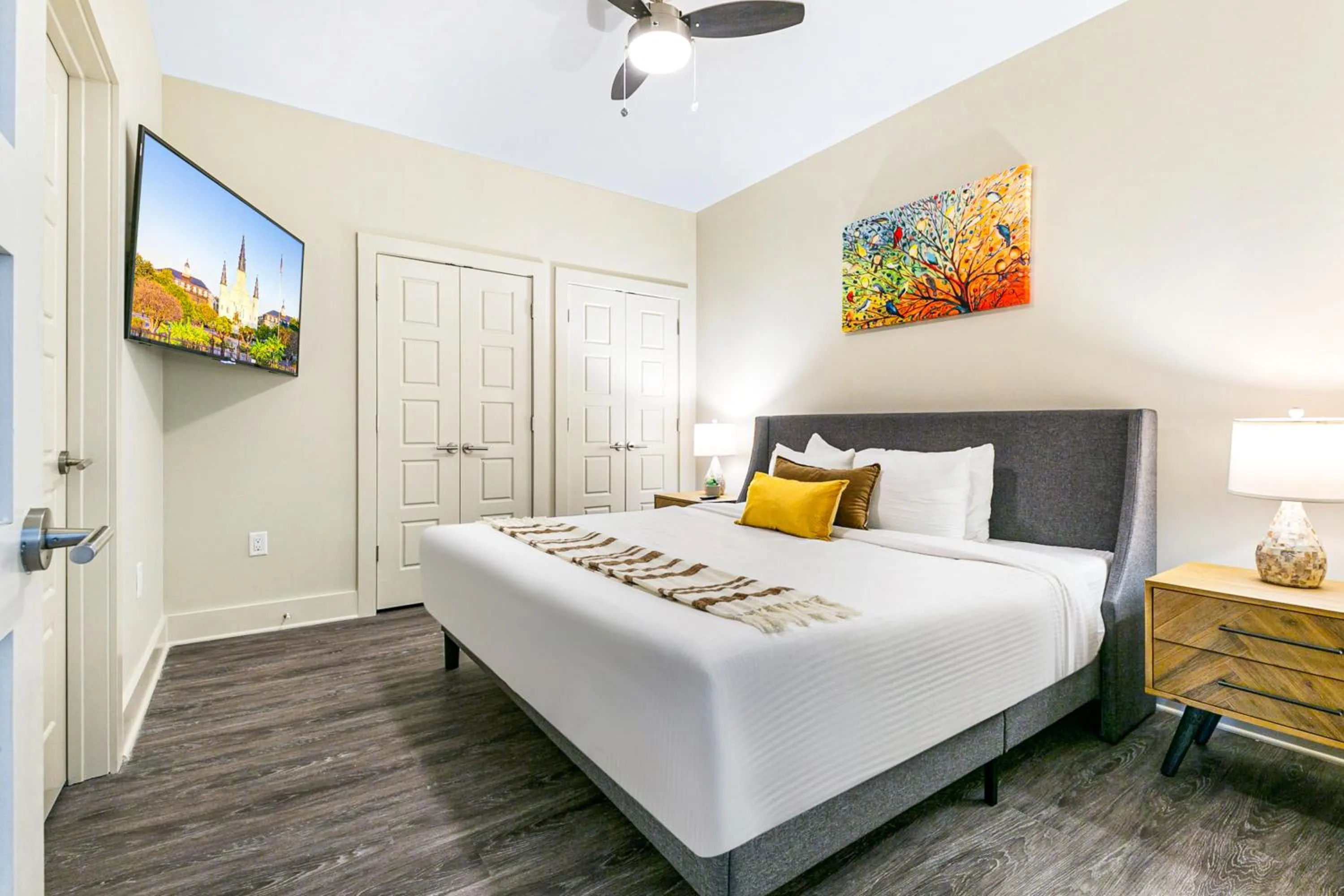 Bed in Spacious 4BR Luxury Condo Steps to French Quarter