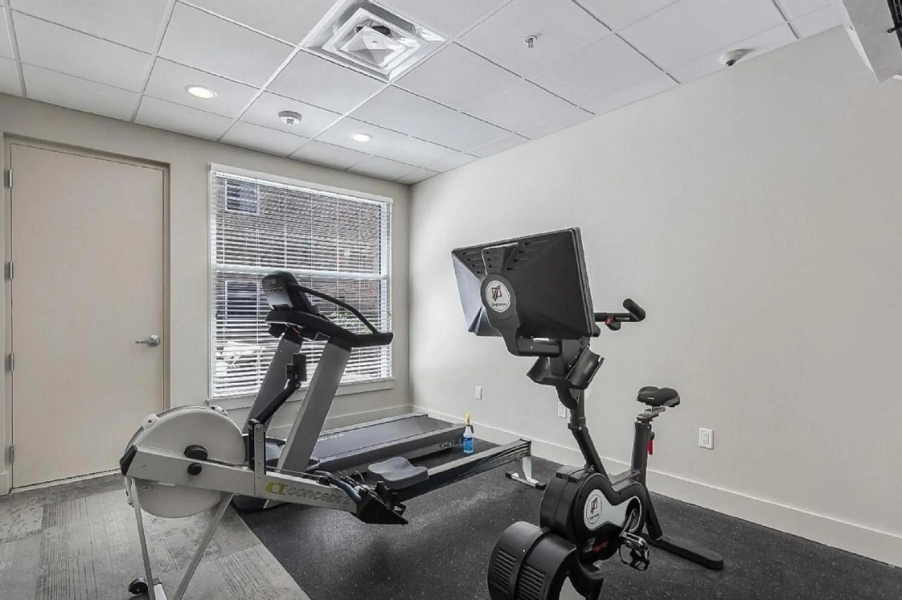 Fitness centre/facilities in Spacious 4BR Luxury Condo Steps to French Quarter